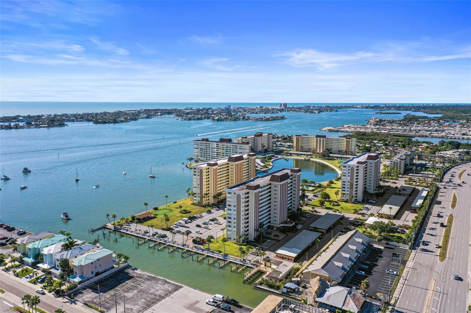4550 COVE CIR #207, ST PETERSBURG, FL, 33708