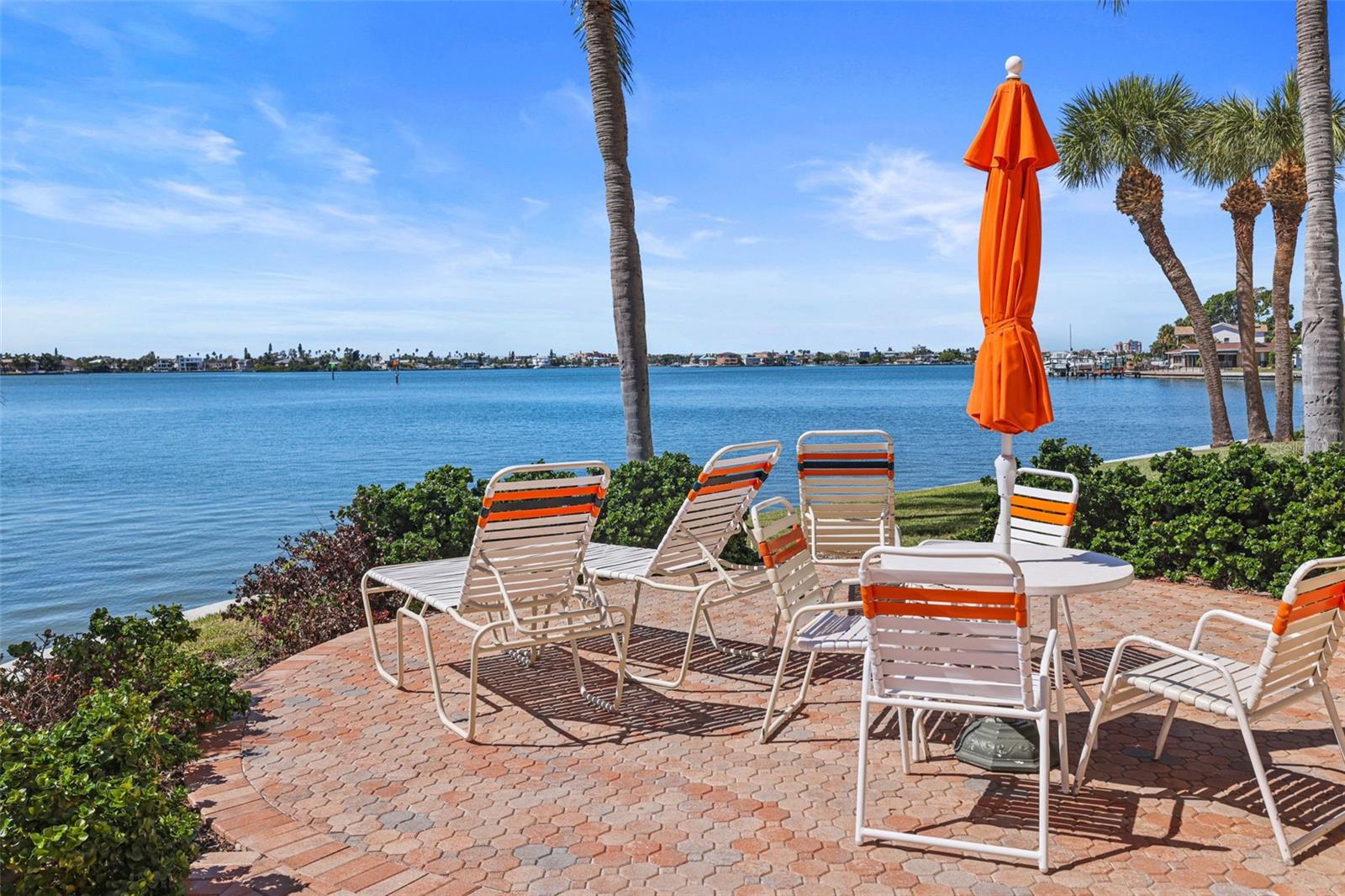 4550 COVE CIR #207, ST PETERSBURG, FL, 33708