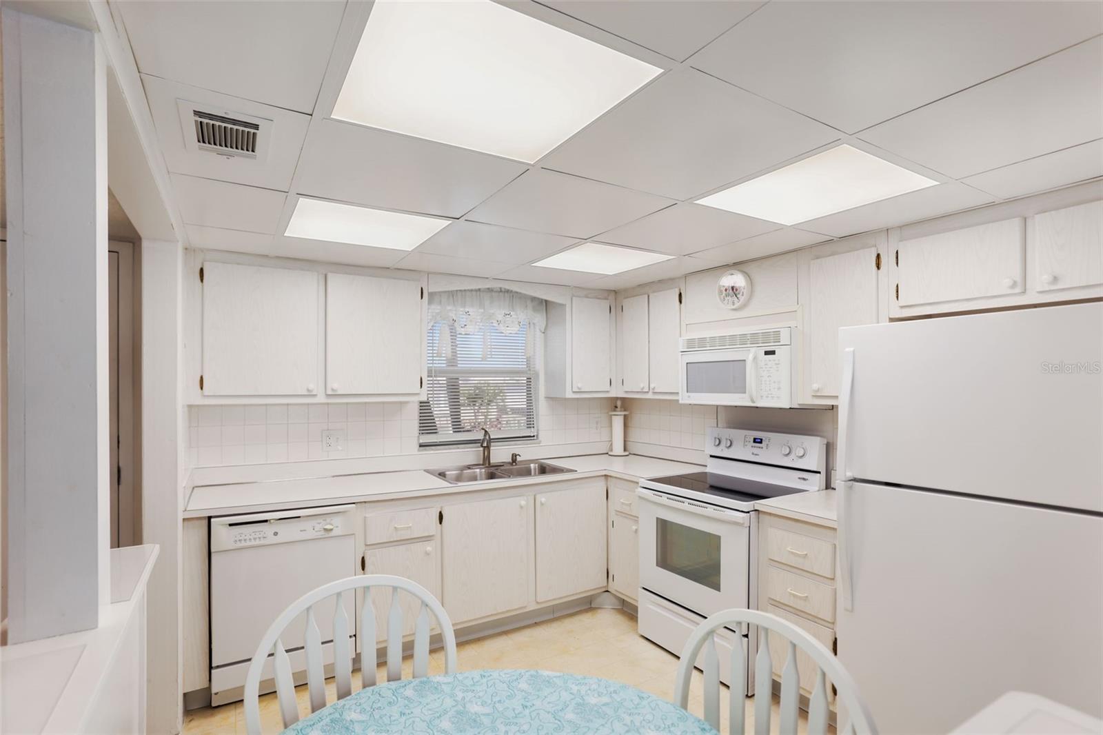 4550 COVE CIR #207, ST PETERSBURG, FL, 33708