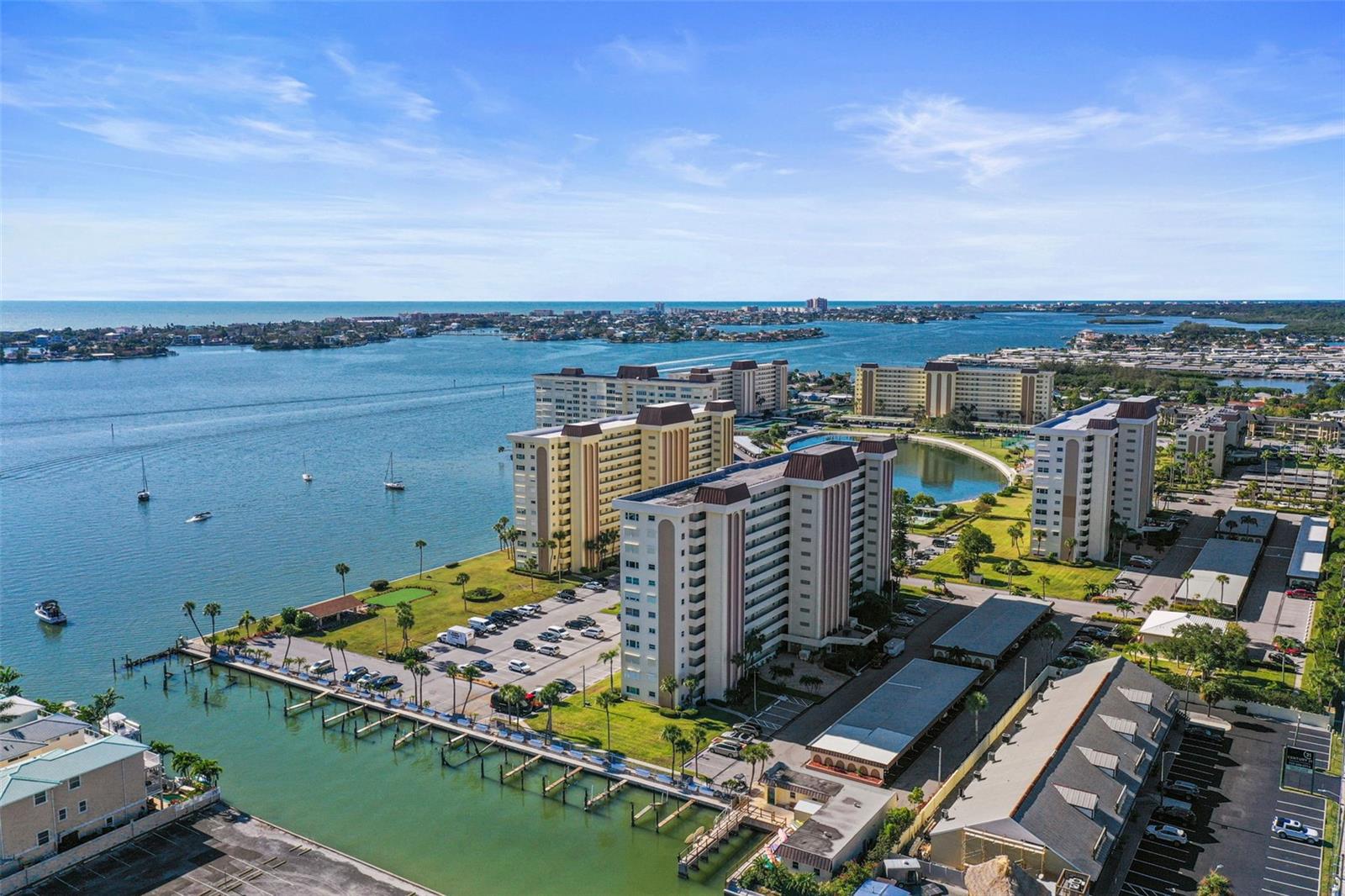 4550 COVE CIR #207, ST PETERSBURG, FL, 33708