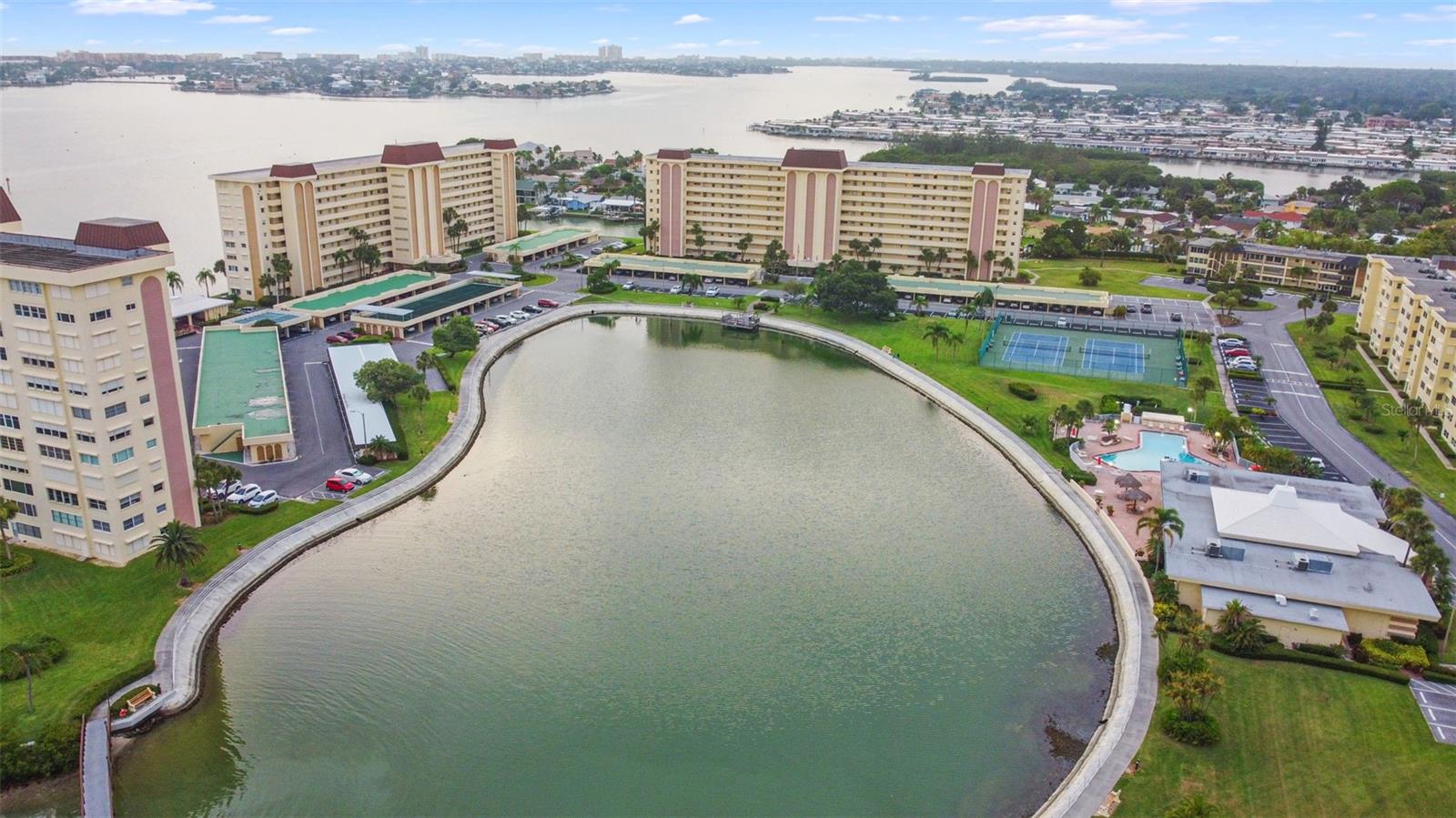4550 COVE CIR #207, ST PETERSBURG, FL, 33708