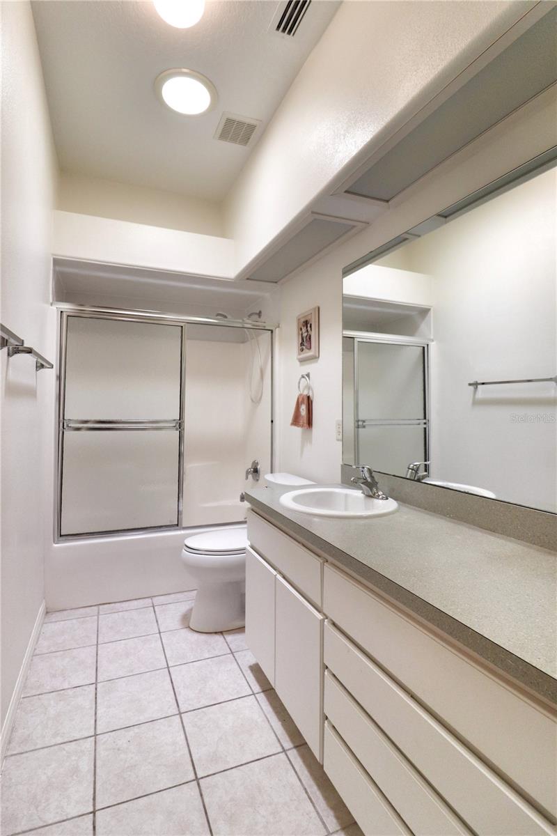 5433 SIR CHURCHILL DR, LEESBURG, FL, 34748