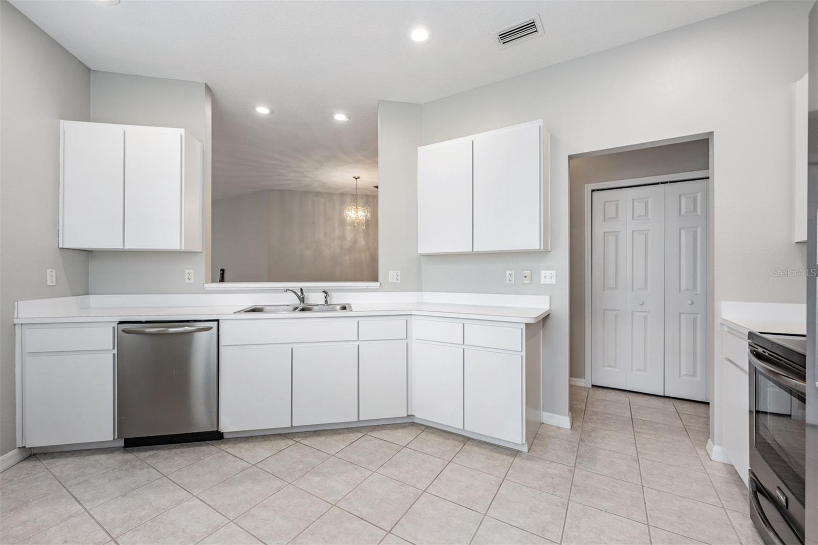 34841 DOUBLE EAGLE CT, ZEPHYRHILLS, FL, 33541