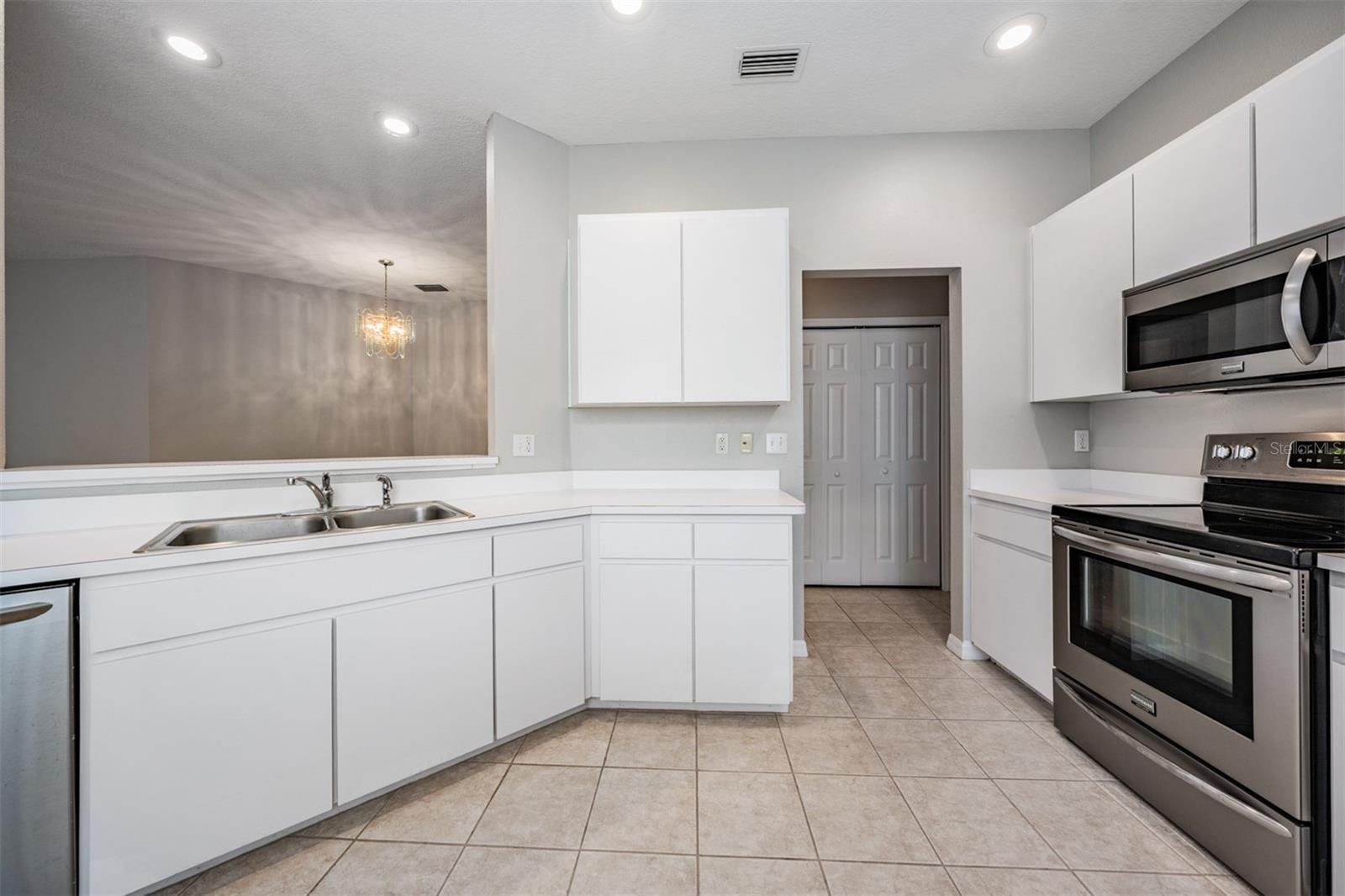 34841 DOUBLE EAGLE CT, ZEPHYRHILLS, FL, 33541