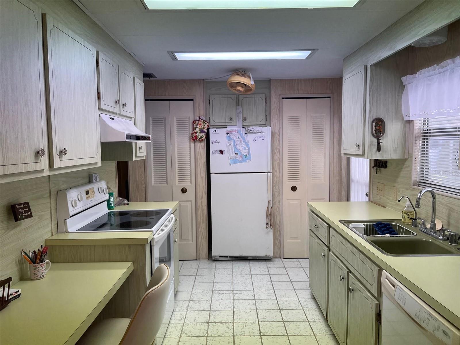 201 ROYAL PALM CIR, LARGO, FL, 33778