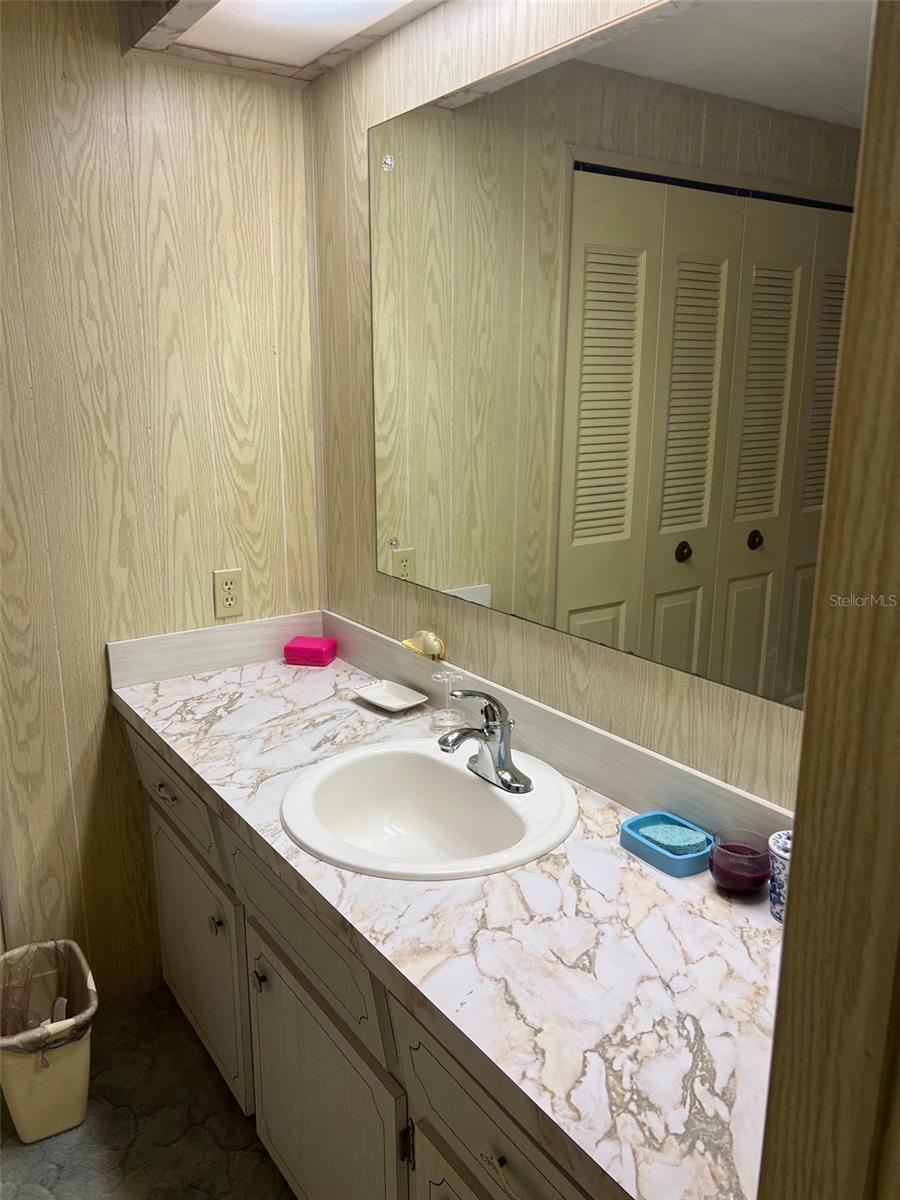 201 ROYAL PALM CIR, LARGO, FL, 33778