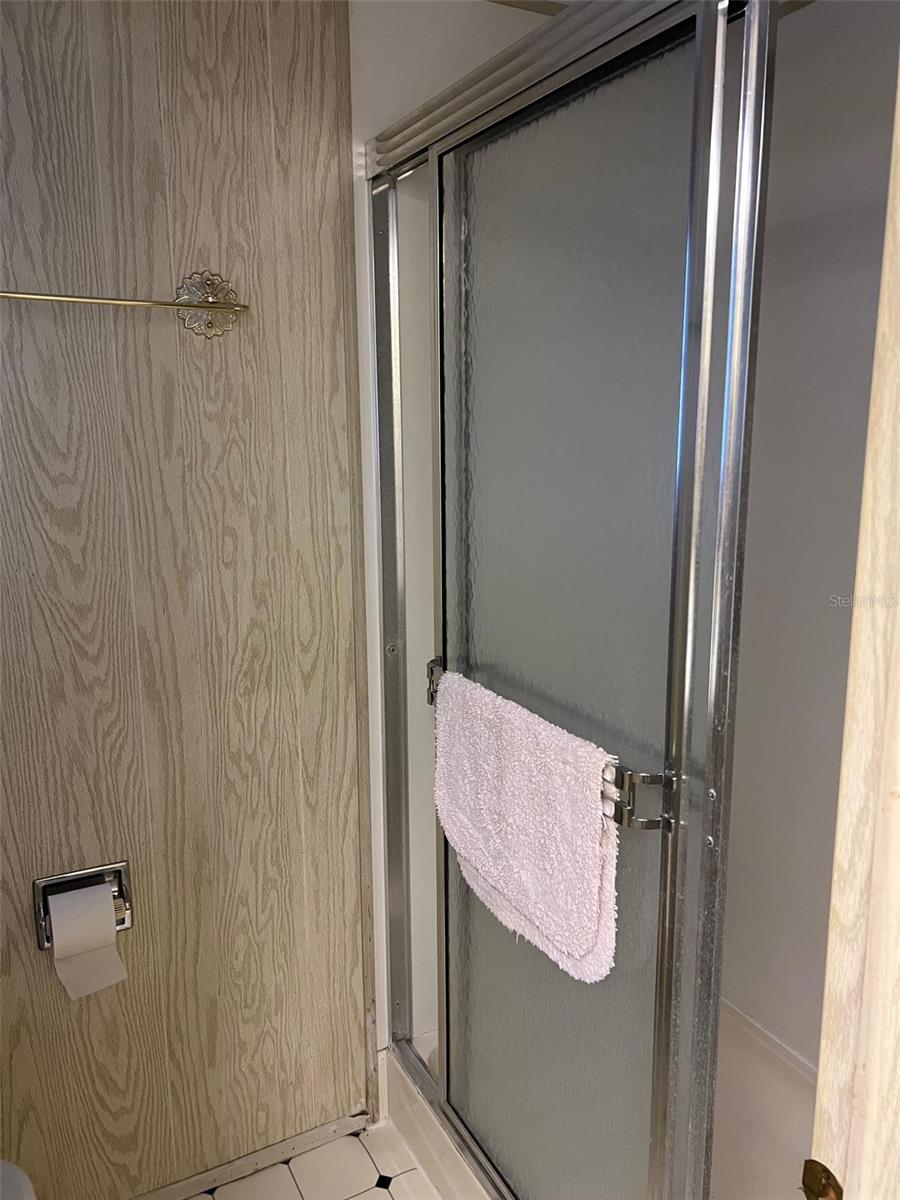 201 ROYAL PALM CIR, LARGO, FL, 33778