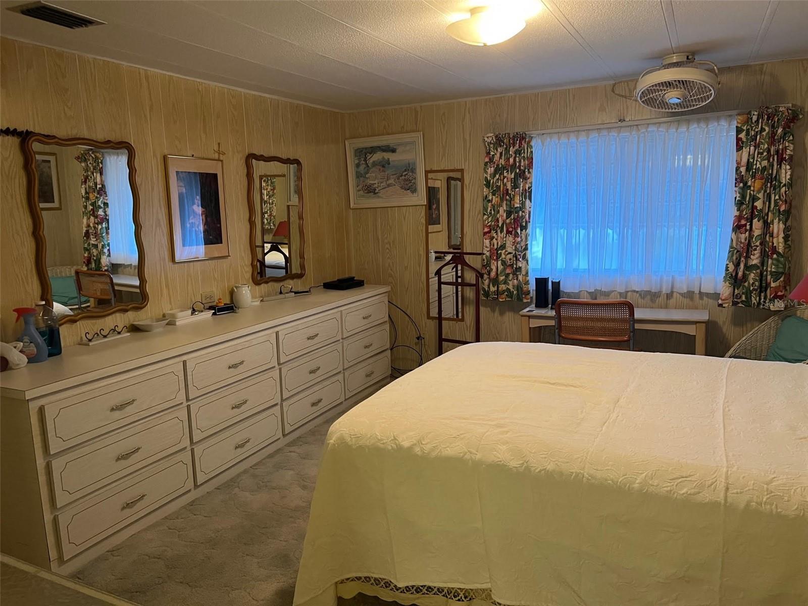 201 ROYAL PALM CIR, LARGO, FL, 33778