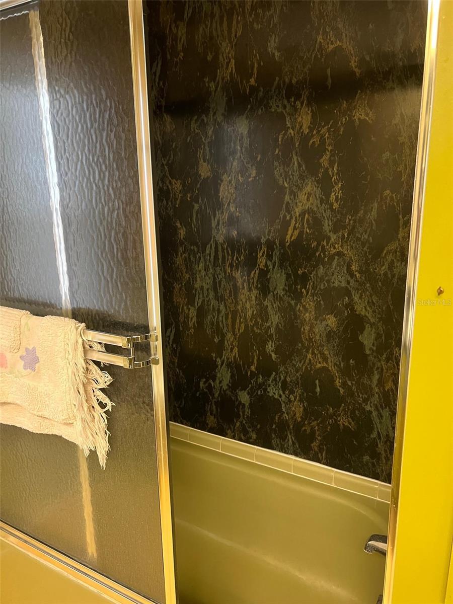 201 ROYAL PALM CIR, LARGO, FL, 33778