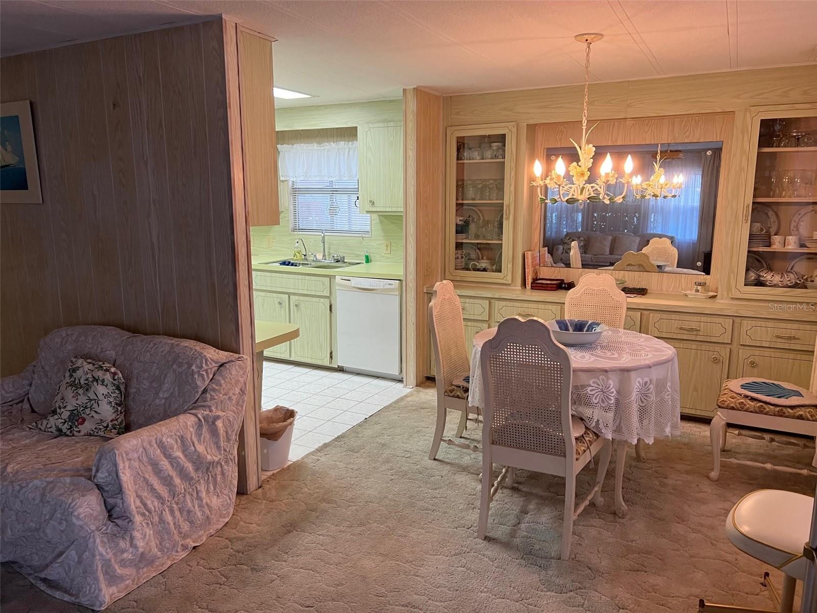 201 ROYAL PALM CIR, LARGO, FL, 33778