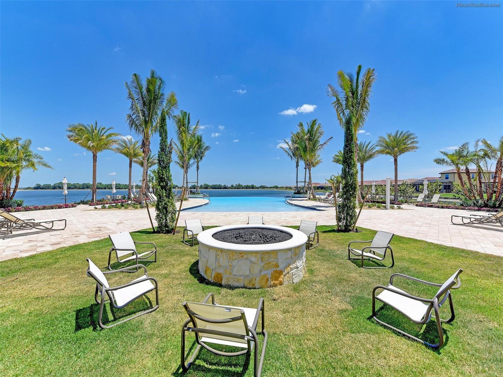 228 MARAVIYA BLVD, NOKOMIS, FL, 34275