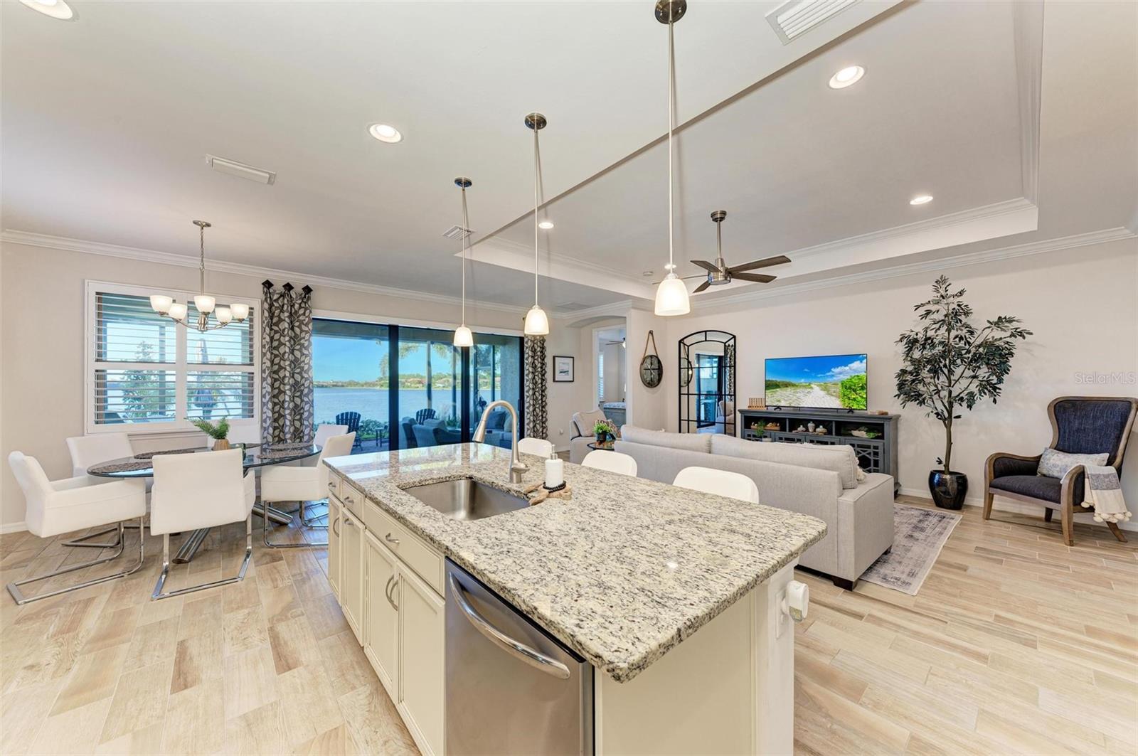 228 MARAVIYA BLVD, NOKOMIS, FL, 34275
