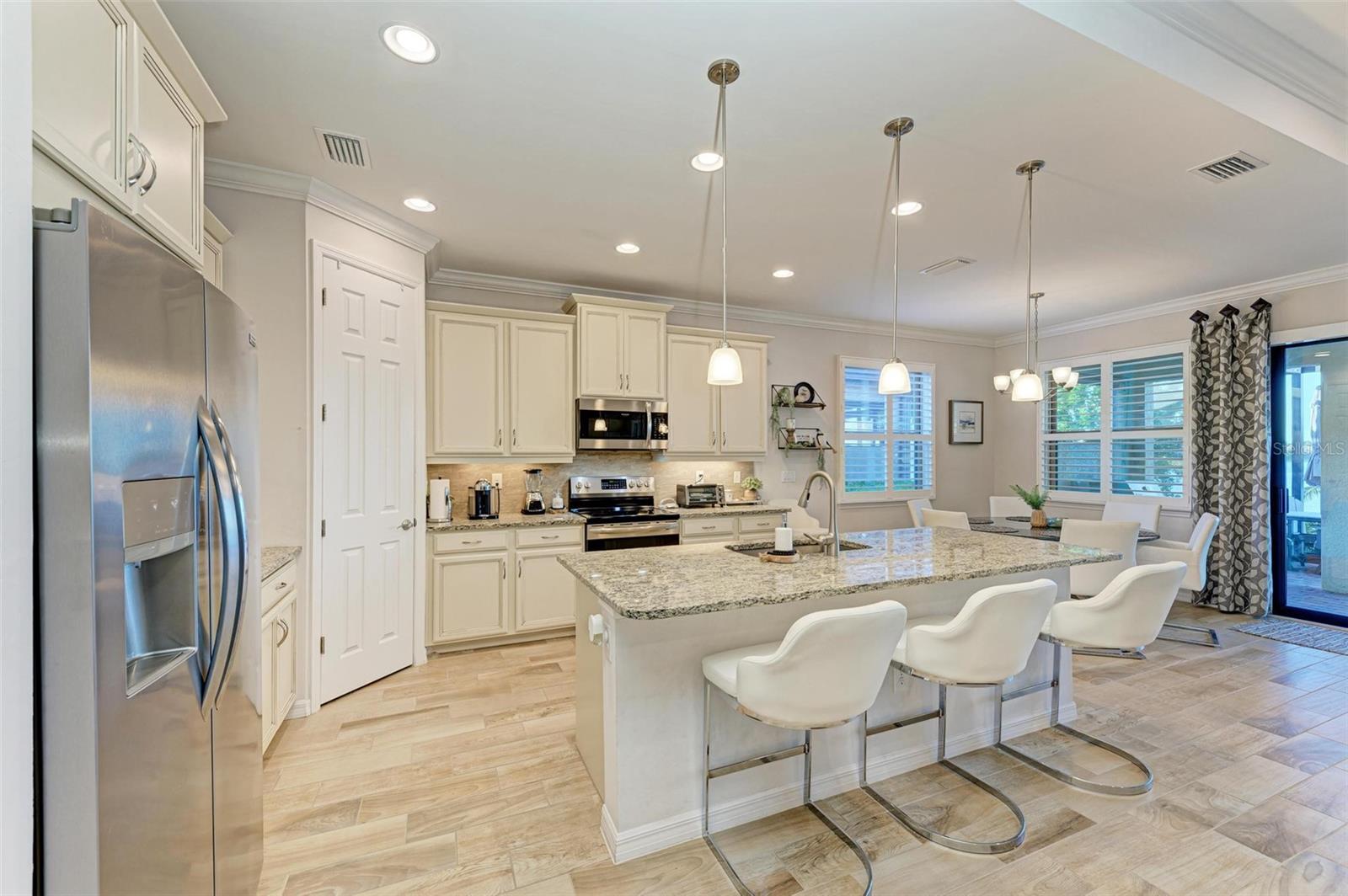 228 MARAVIYA BLVD, NOKOMIS, FL, 34275