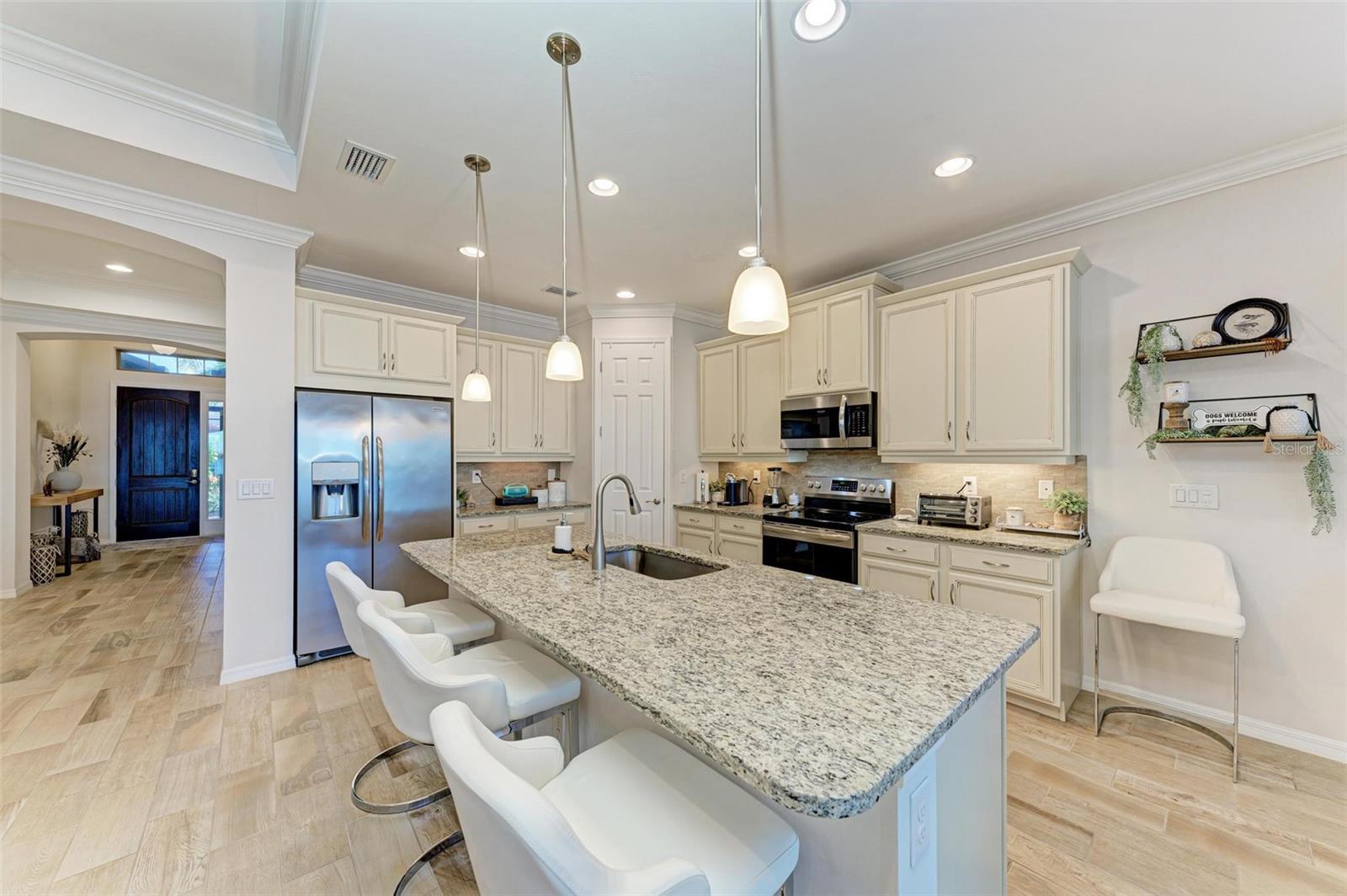 228 MARAVIYA BLVD, NOKOMIS, FL, 34275