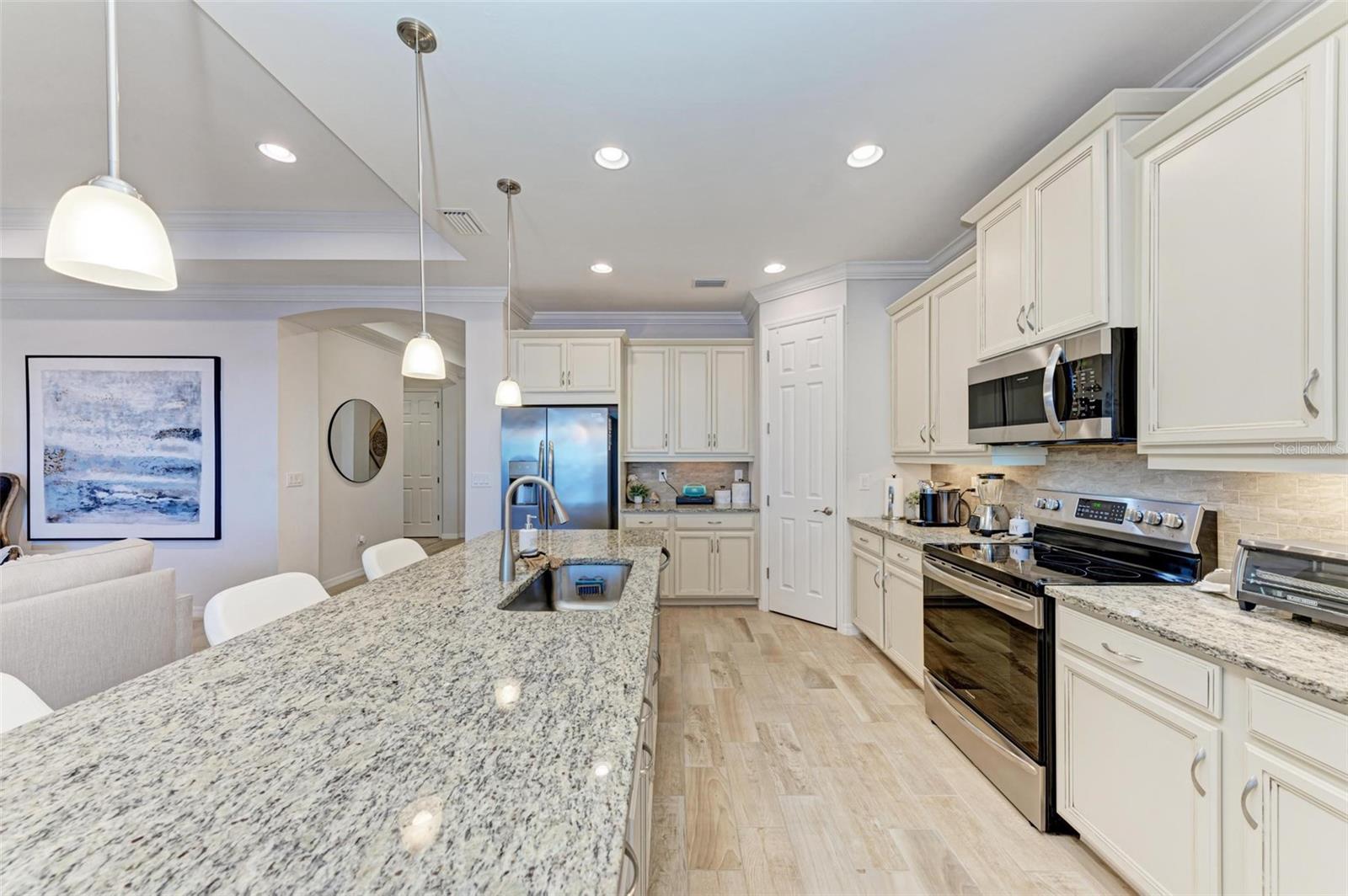 228 MARAVIYA BLVD, NOKOMIS, FL, 34275