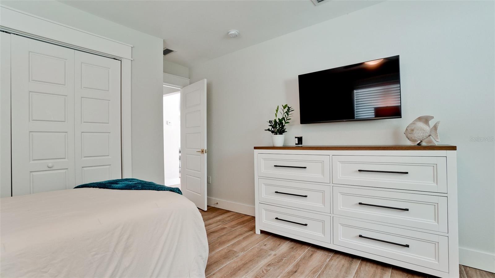 676 KEY ROYALE DRIVE, HOLMES BEACH, FL, 34217