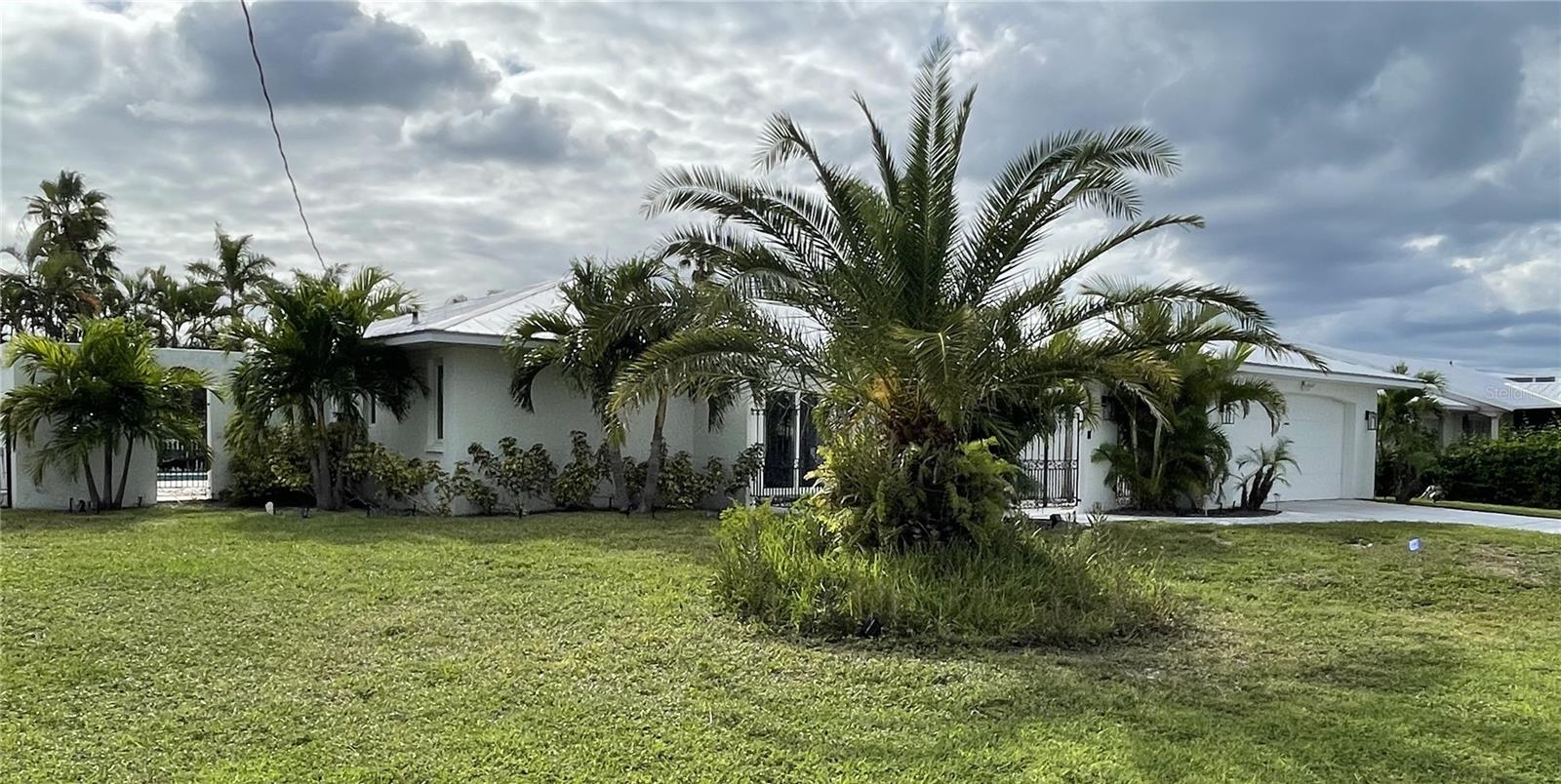 676 KEY ROYALE DRIVE, HOLMES BEACH, FL, 34217
