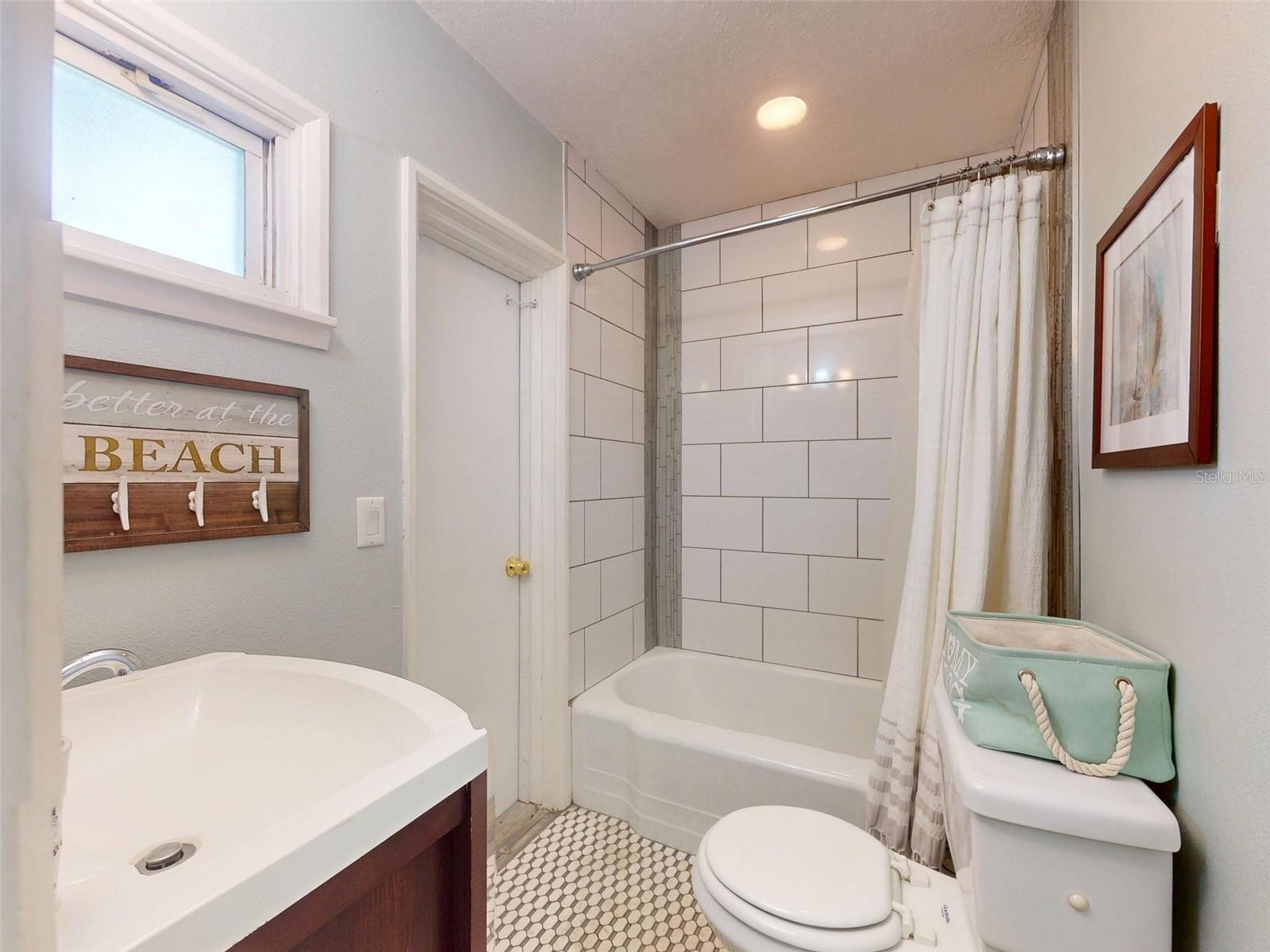 1011 Hill ST, NEW SMYRNA BEACH, FL, 32169