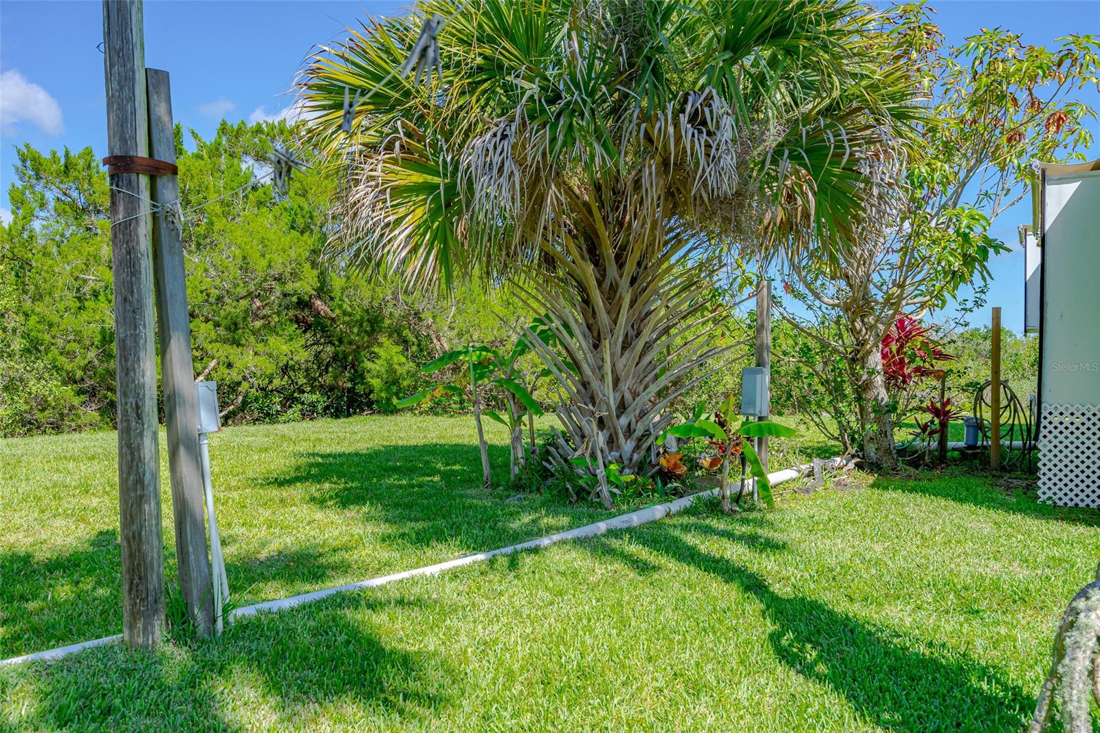 416 E Halifax AVE, OAK HILL, FL, 32759