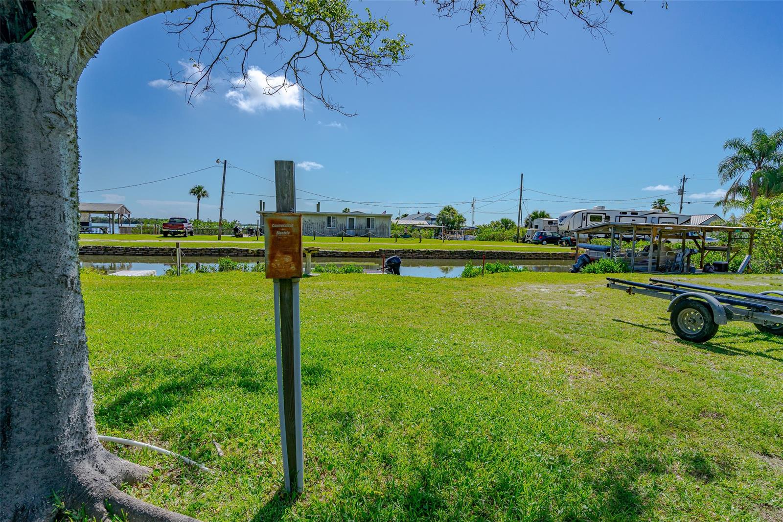 416 E Halifax AVE, OAK HILL, FL, 32759