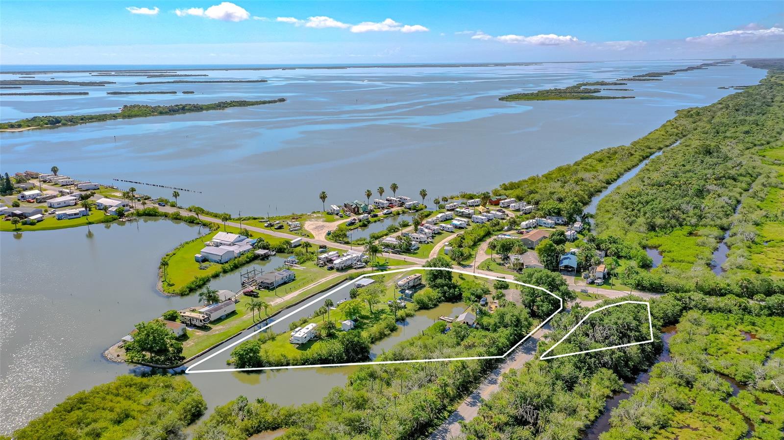 416 E Halifax AVE, OAK HILL, FL, 32759