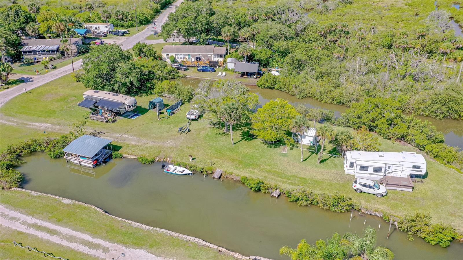 416 E Halifax AVE, OAK HILL, FL, 32759