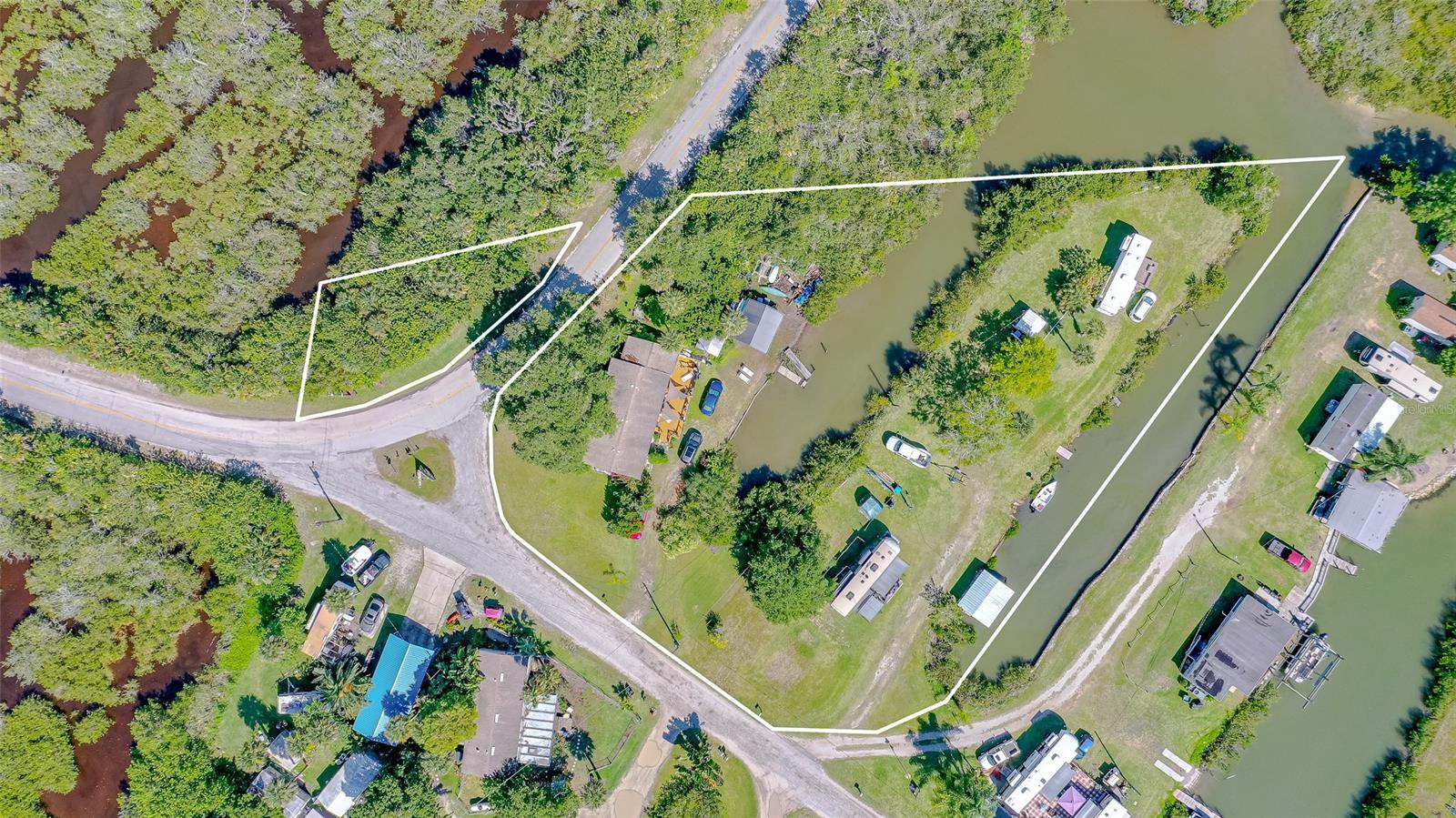 416 E Halifax AVE, OAK HILL, FL, 32759