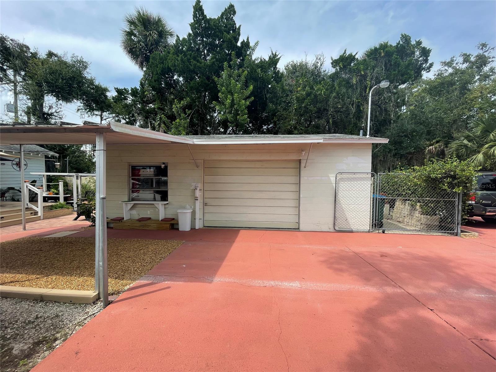 607 N Dixie FWY, NEW SMYRNA BEACH, FL, 32168