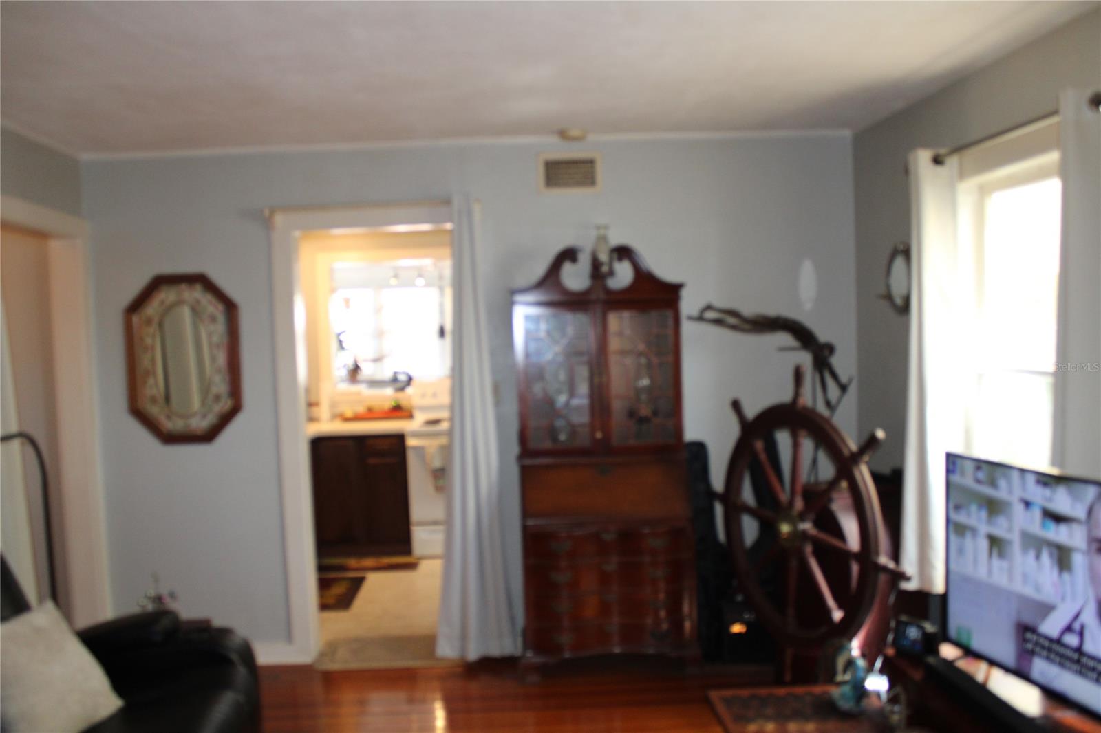 607 N Dixie FWY, NEW SMYRNA BEACH, FL, 32168
