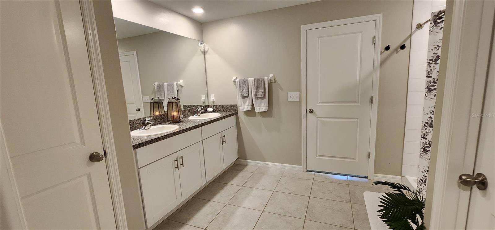 982 8TH ST NW, RUSKIN, FL, 33570