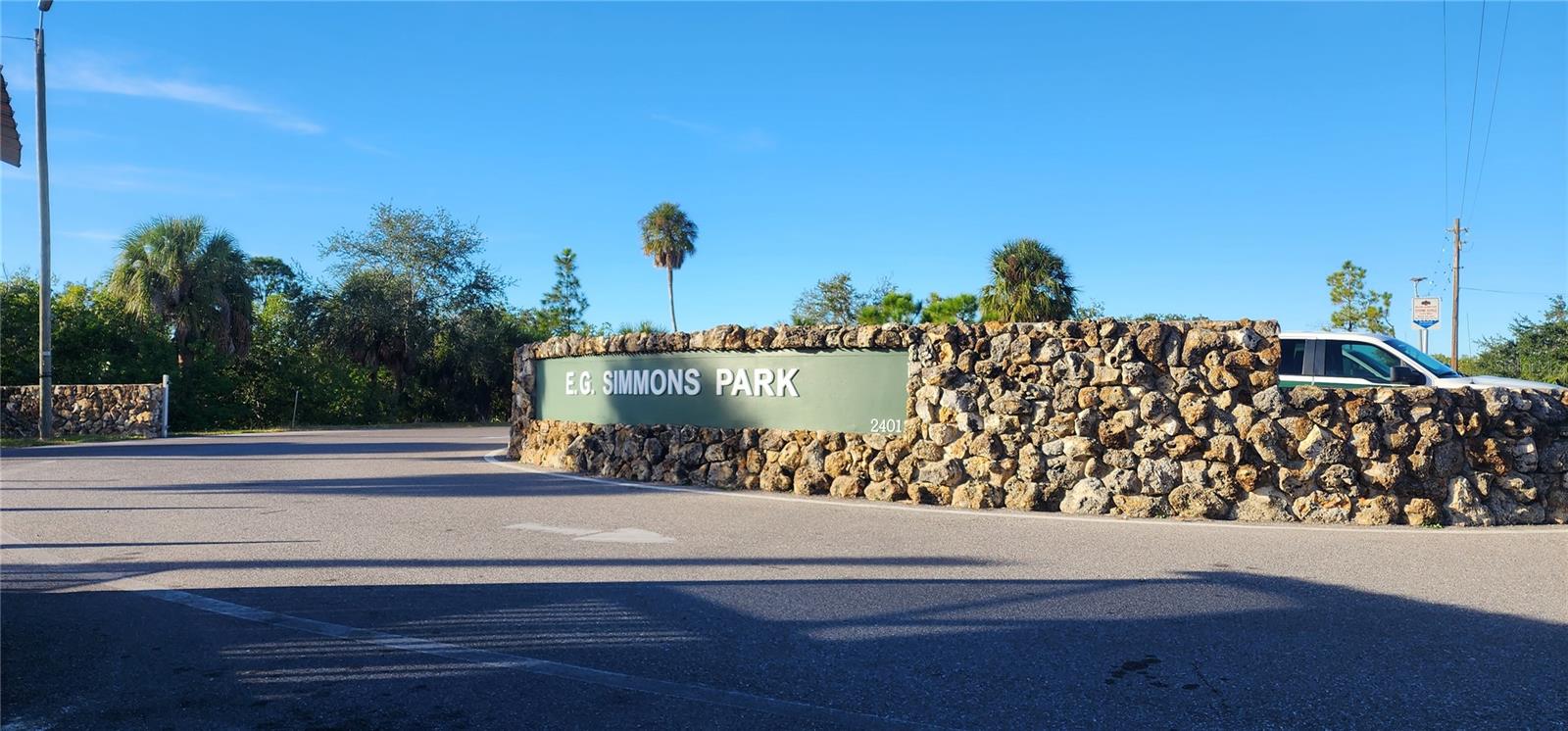 982 8TH ST NW, RUSKIN, FL, 33570