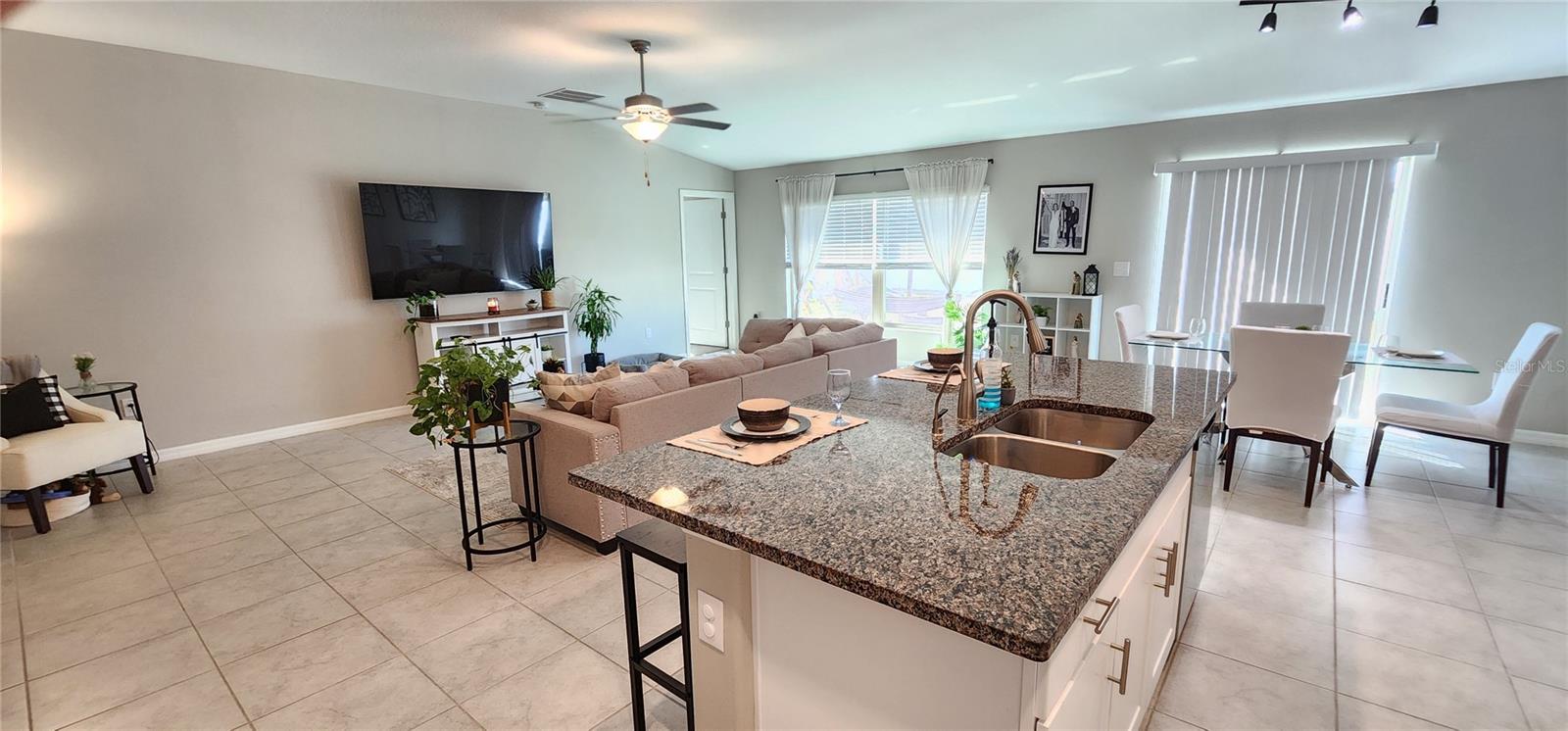 982 8TH ST NW, RUSKIN, FL, 33570