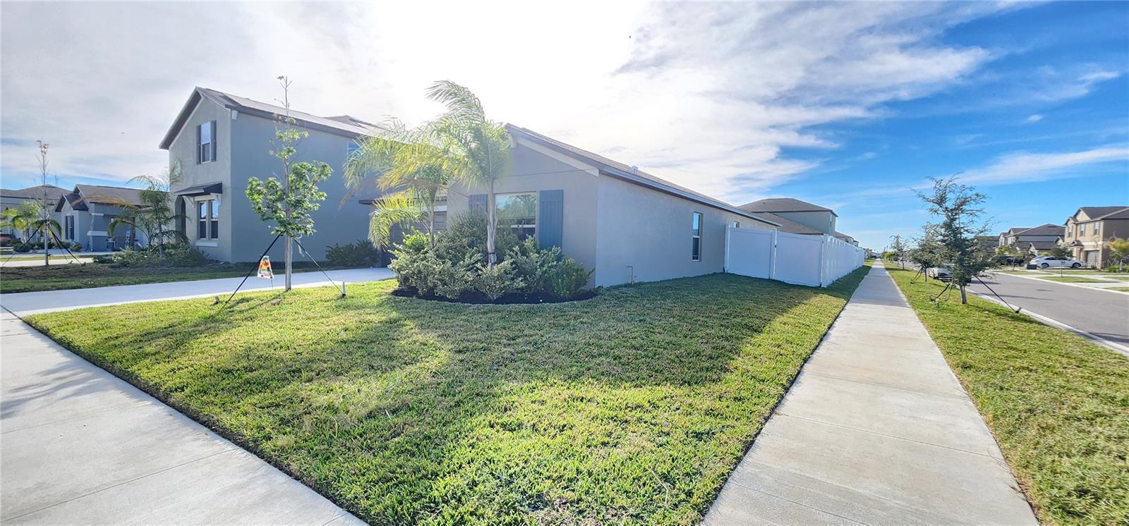 982 8TH ST NW, RUSKIN, FL, 33570