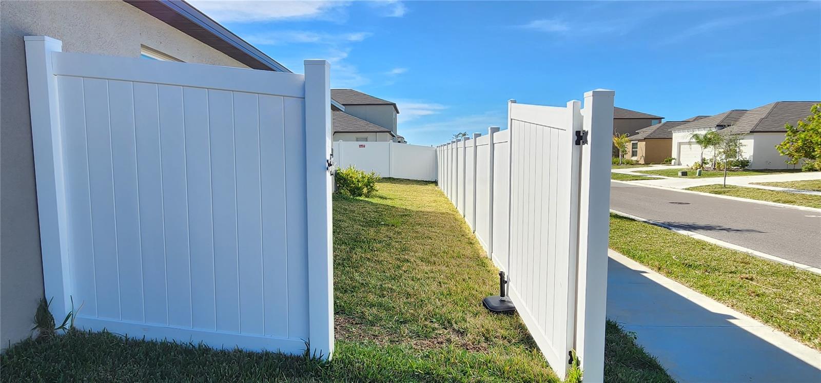 982 8TH ST NW, RUSKIN, FL, 33570