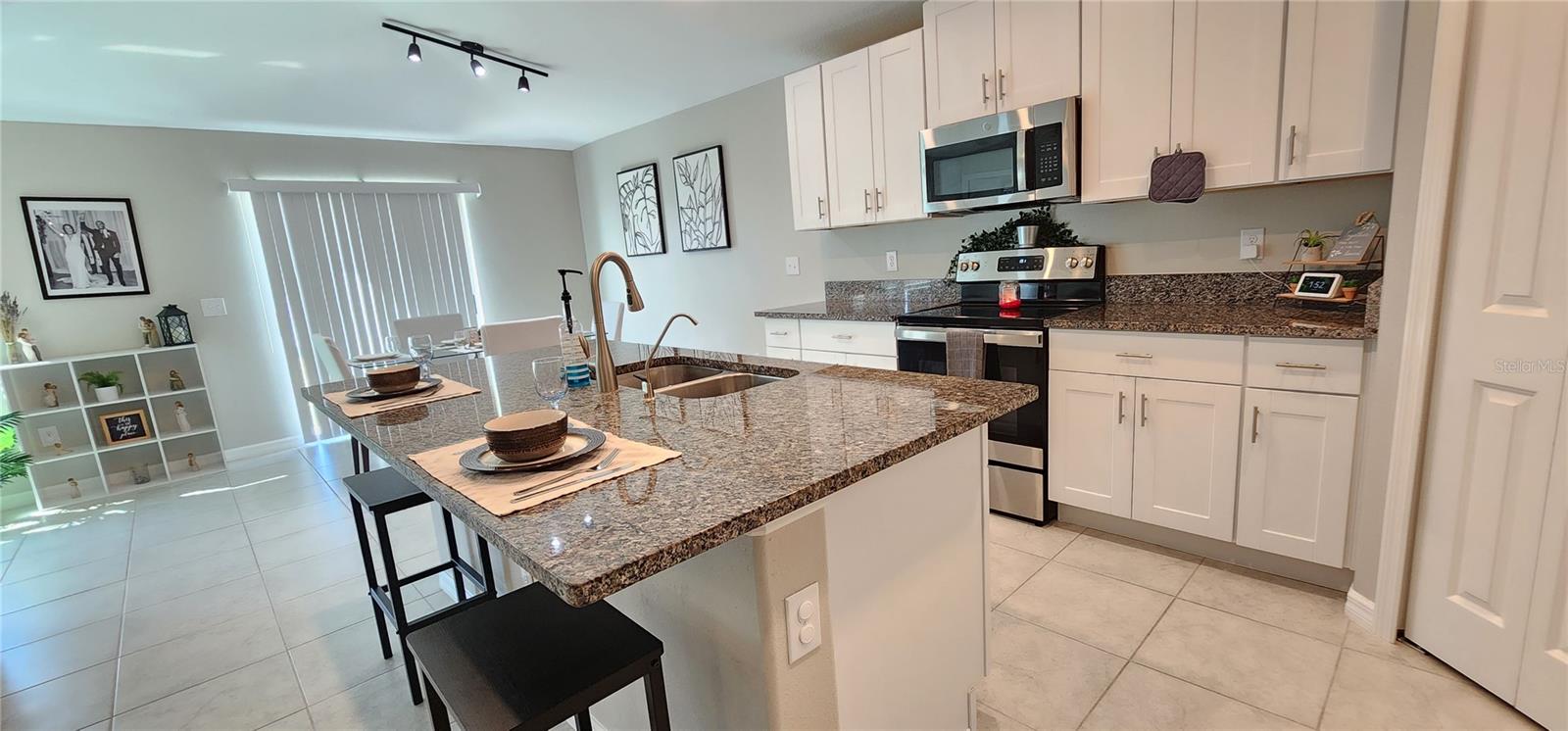 982 8TH ST NW, RUSKIN, FL, 33570