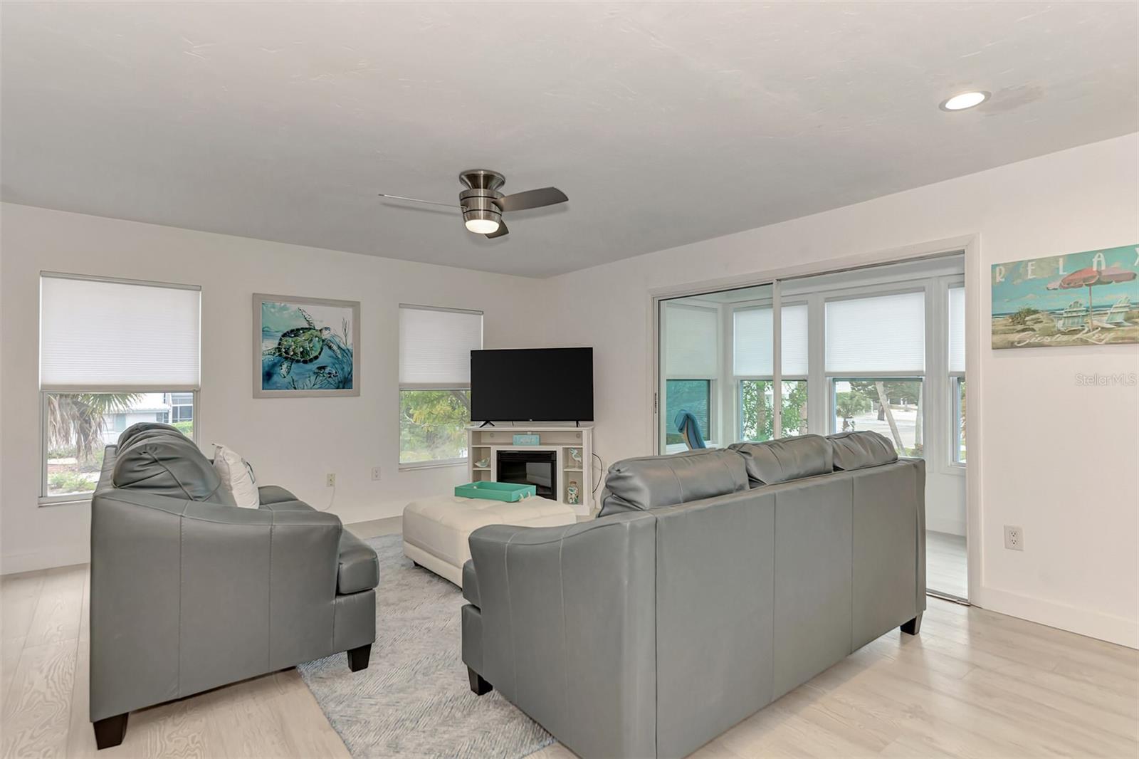 5516 AVENIDA DEL MARE, SARASOTA, FL, 34242