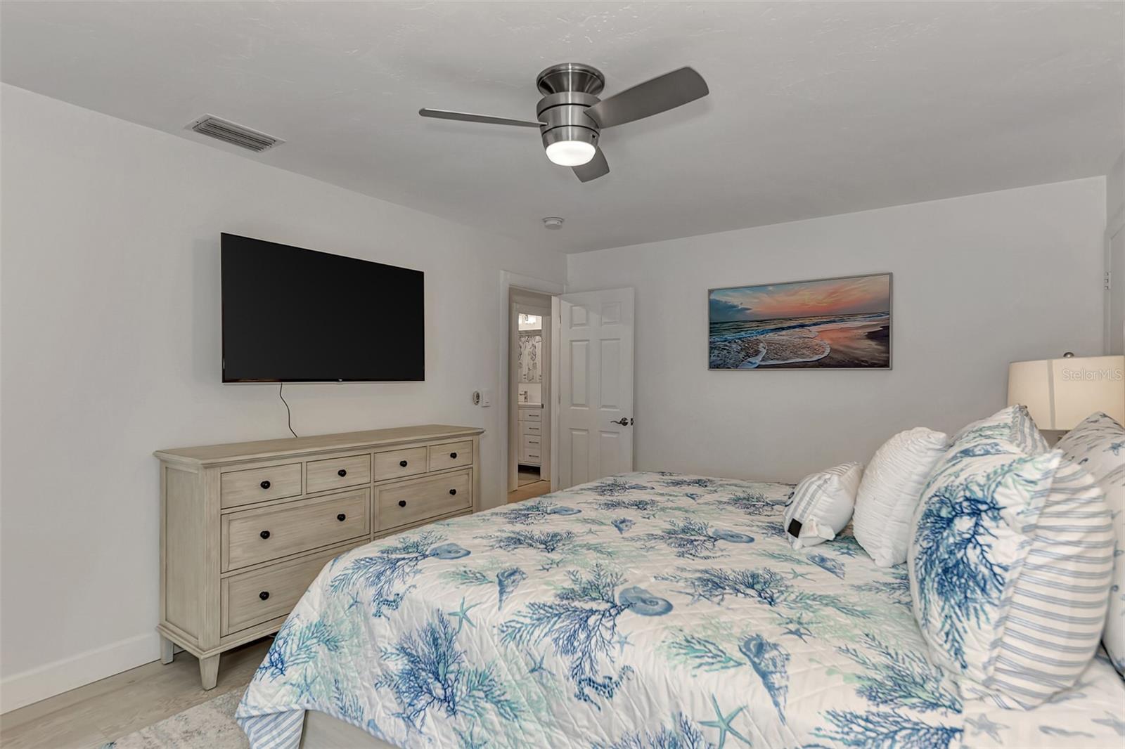 5516 AVENIDA DEL MARE, SARASOTA, FL, 34242