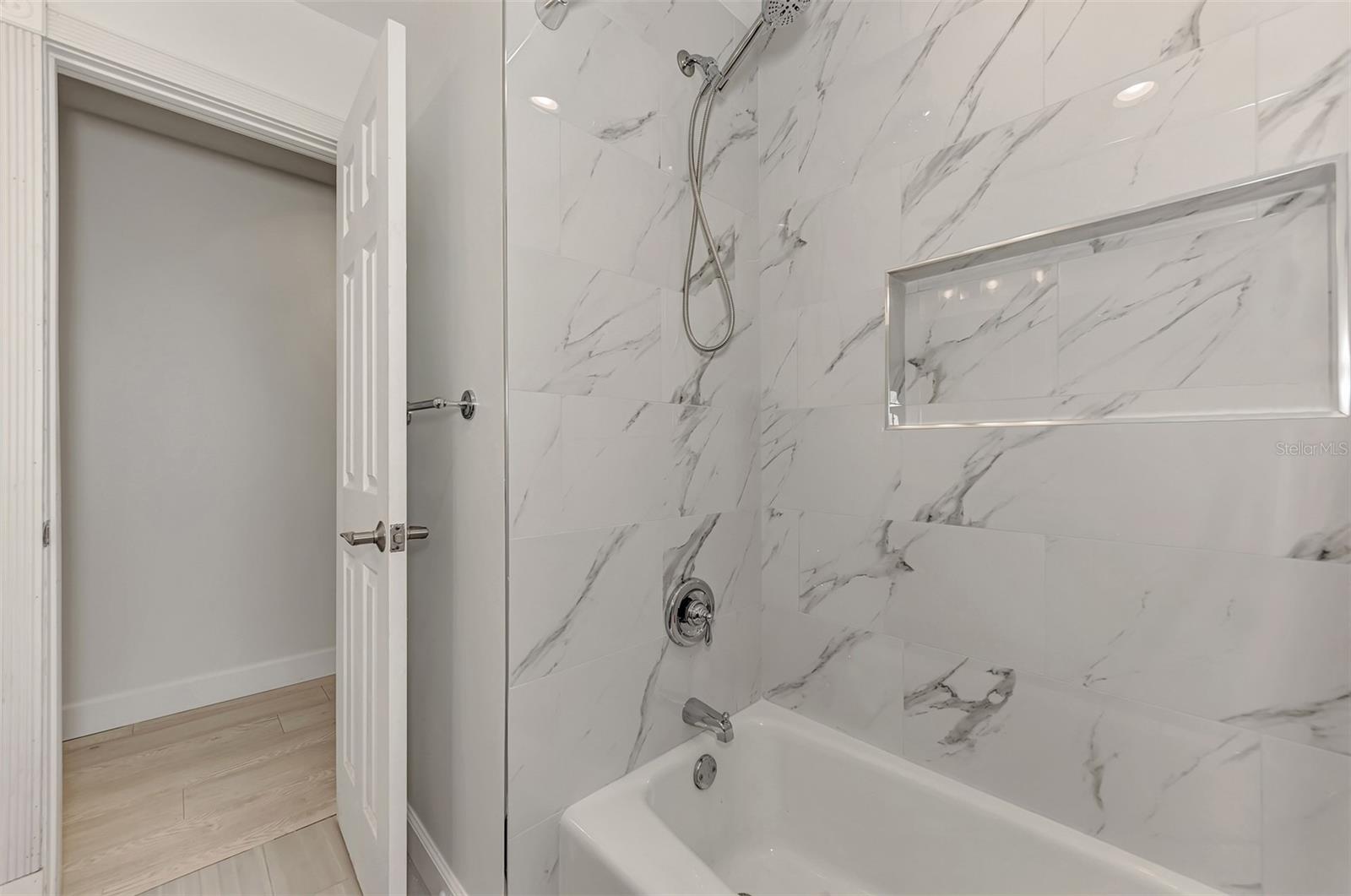 5516 AVENIDA DEL MARE, SARASOTA, FL, 34242