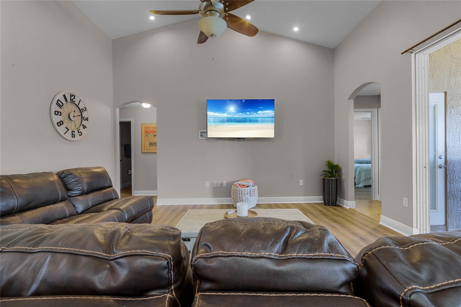 10120 LAKESHORE DR, CLERMONT, FL, 34711