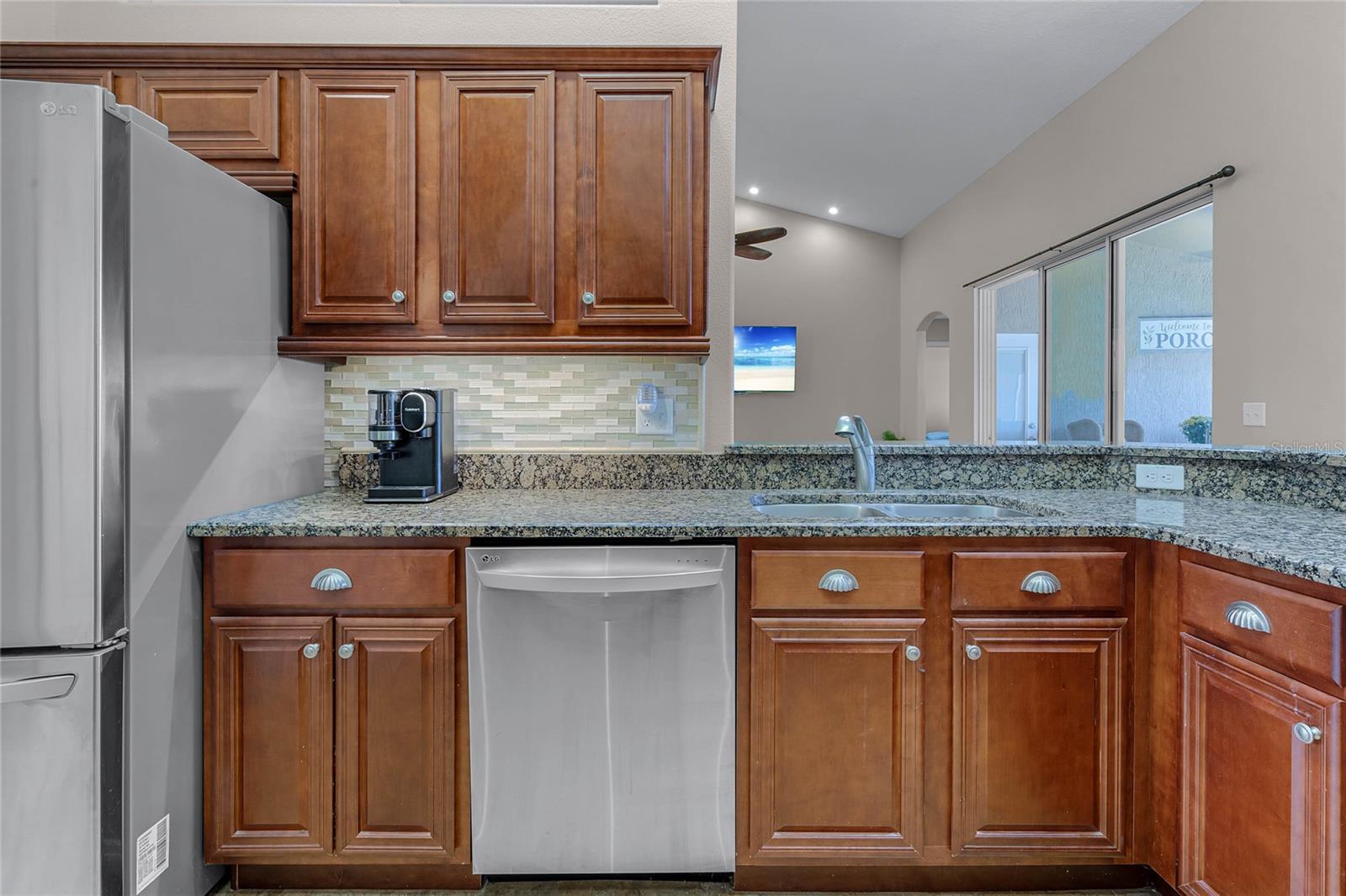 10120 LAKESHORE DR, CLERMONT, FL, 34711