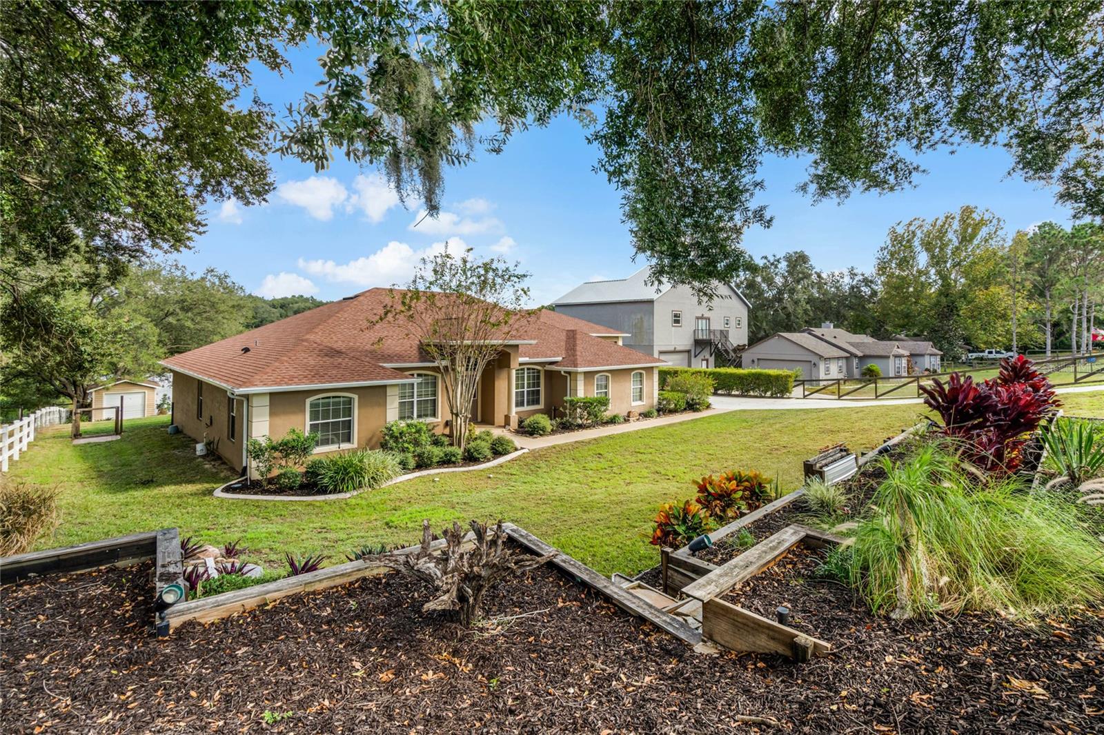 10120 LAKESHORE DR, CLERMONT, FL, 34711