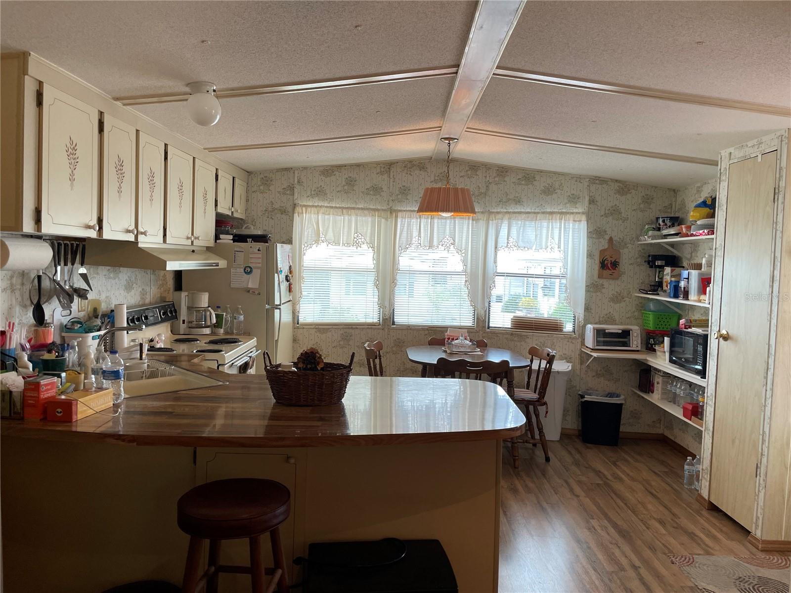 P4927994 Property Photo