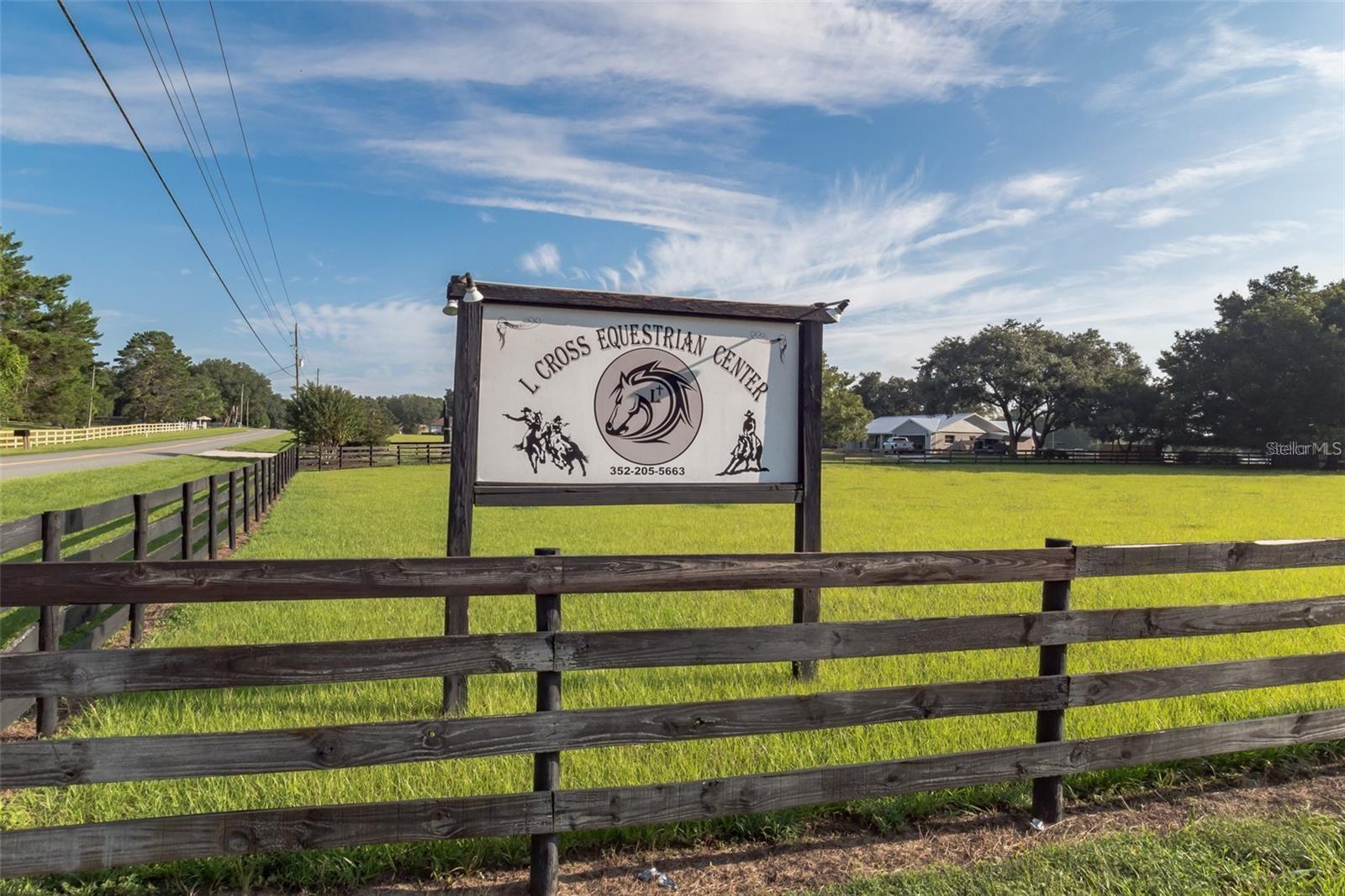 40812 GRAYS AIRPORT RD, LADY LAKE, FL, 32159