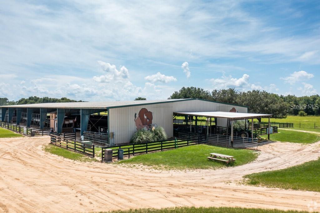 40812 GRAYS AIRPORT RD, LADY LAKE, FL, 32159