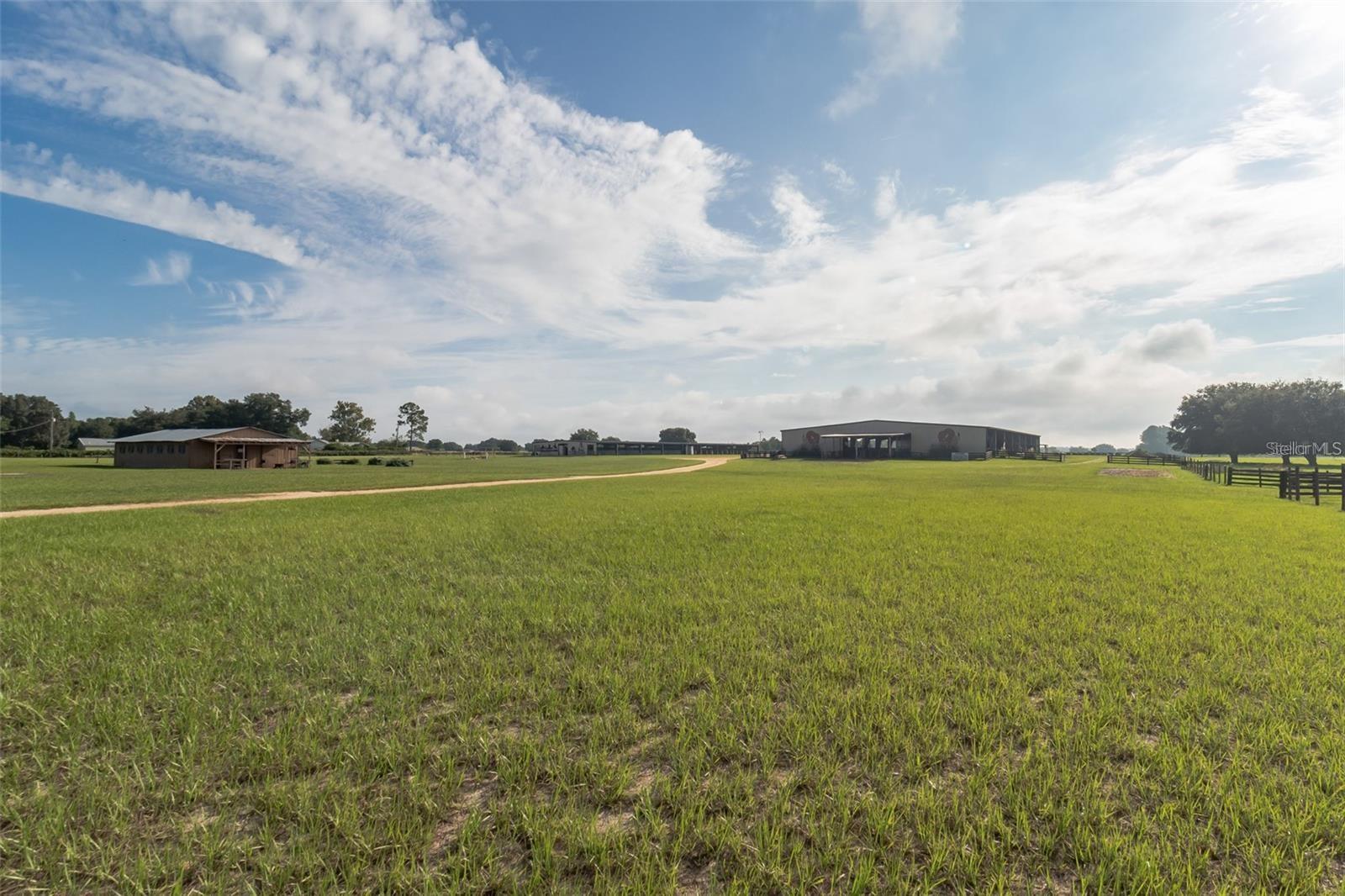 40812 GRAYS AIRPORT RD, LADY LAKE, FL, 32159