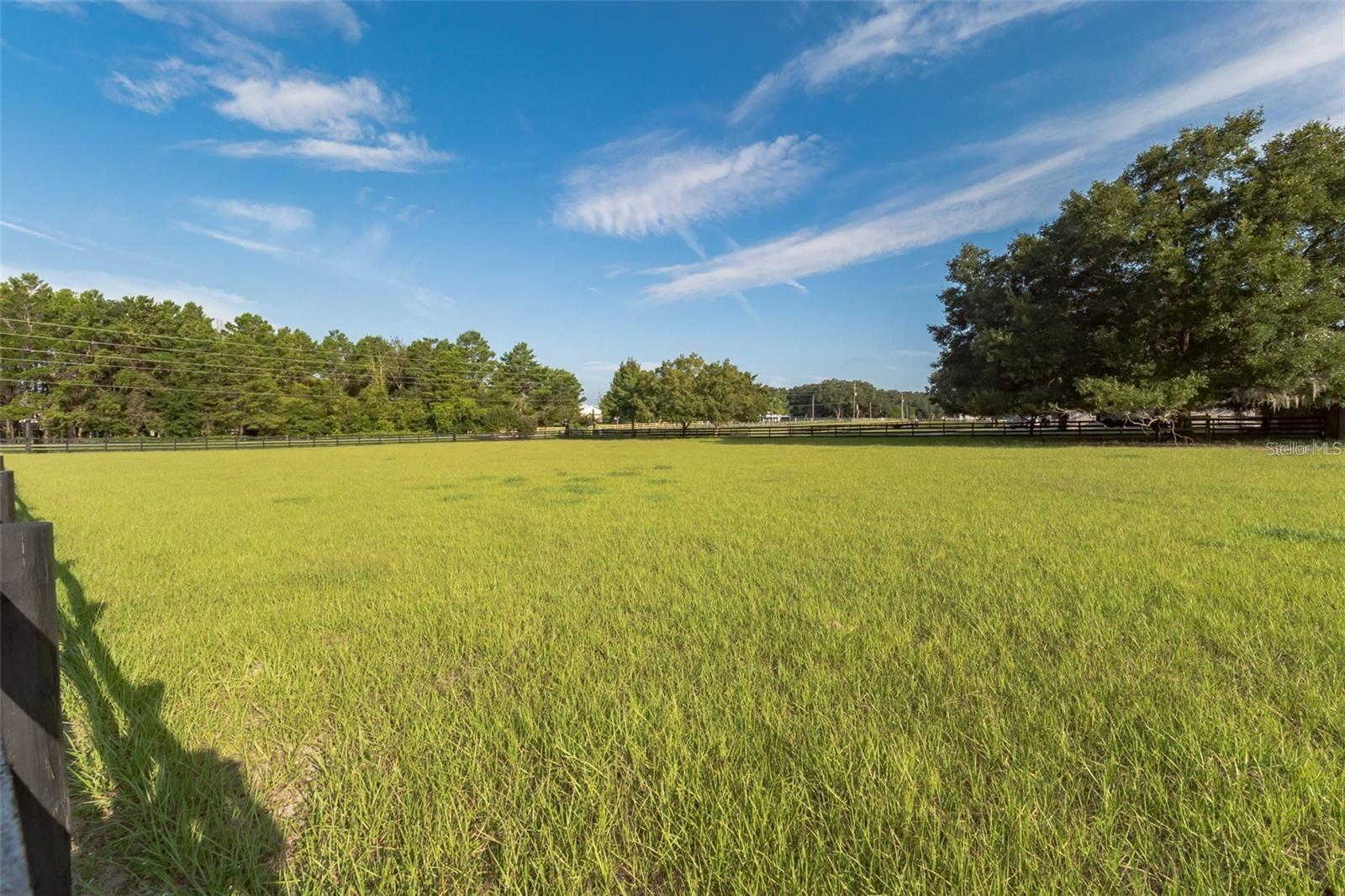 40812 GRAYS AIRPORT RD, LADY LAKE, FL, 32159