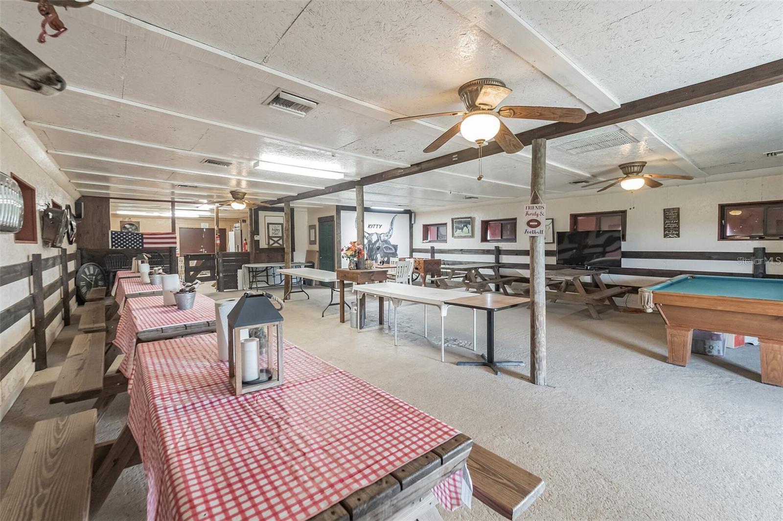 40812 GRAYS AIRPORT RD, LADY LAKE, FL, 32159