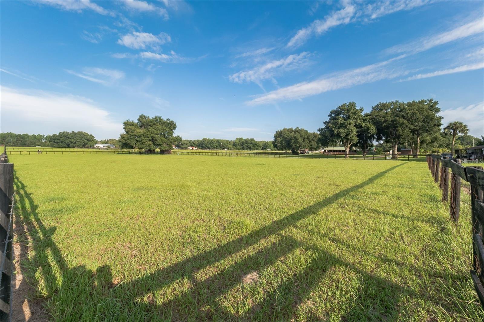 40812 GRAYS AIRPORT RD, LADY LAKE, FL, 32159
