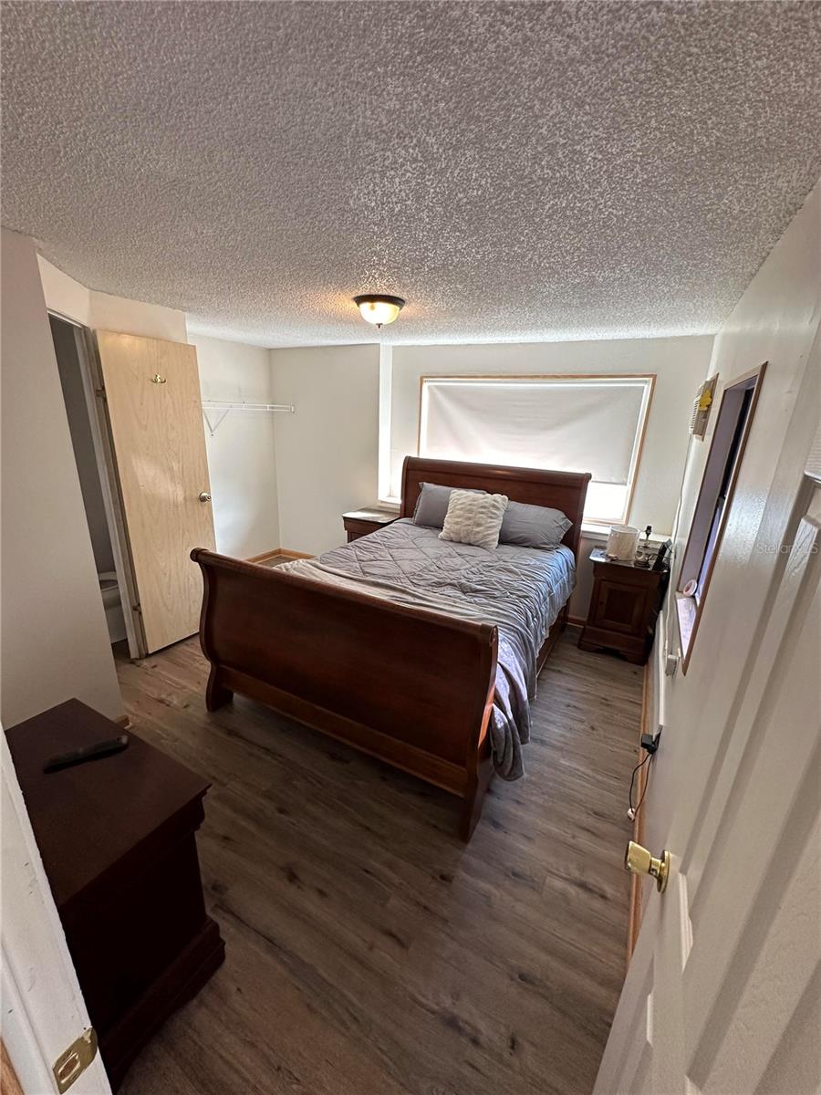 40812 GRAYS AIRPORT RD, LADY LAKE, FL, 32159