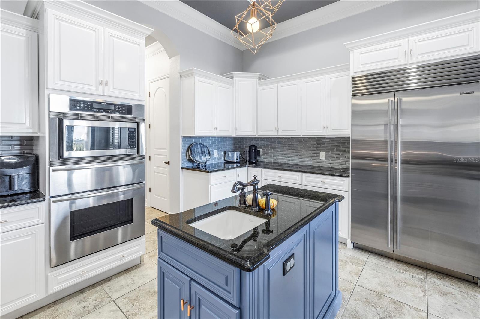 4133 CAUSEWAY VISTA DR, TAMPA, FL, 33615